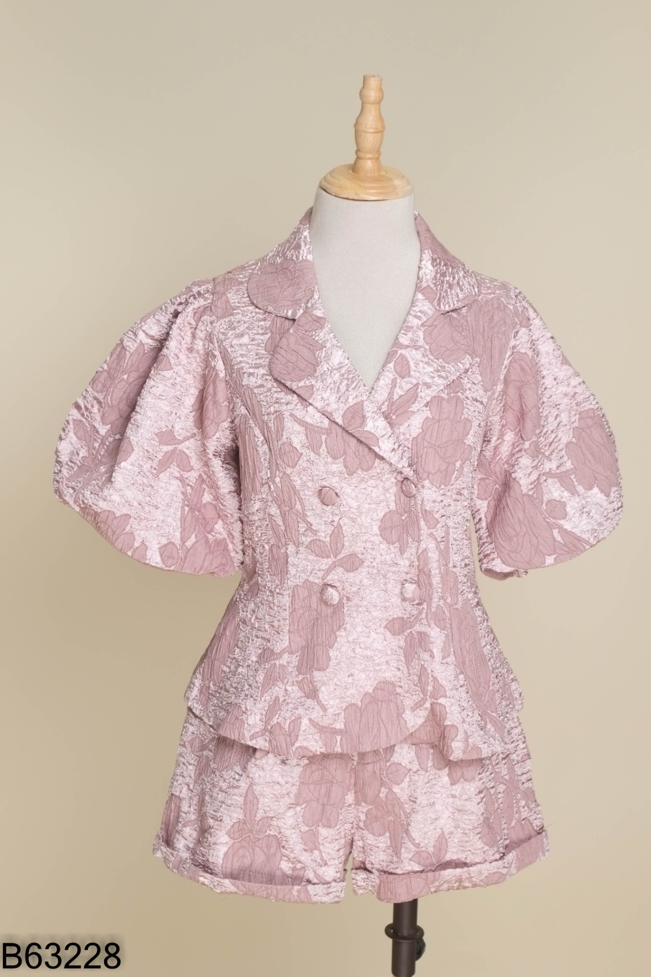 Set Áo hồng vân hoa tay phồng + quần shorts