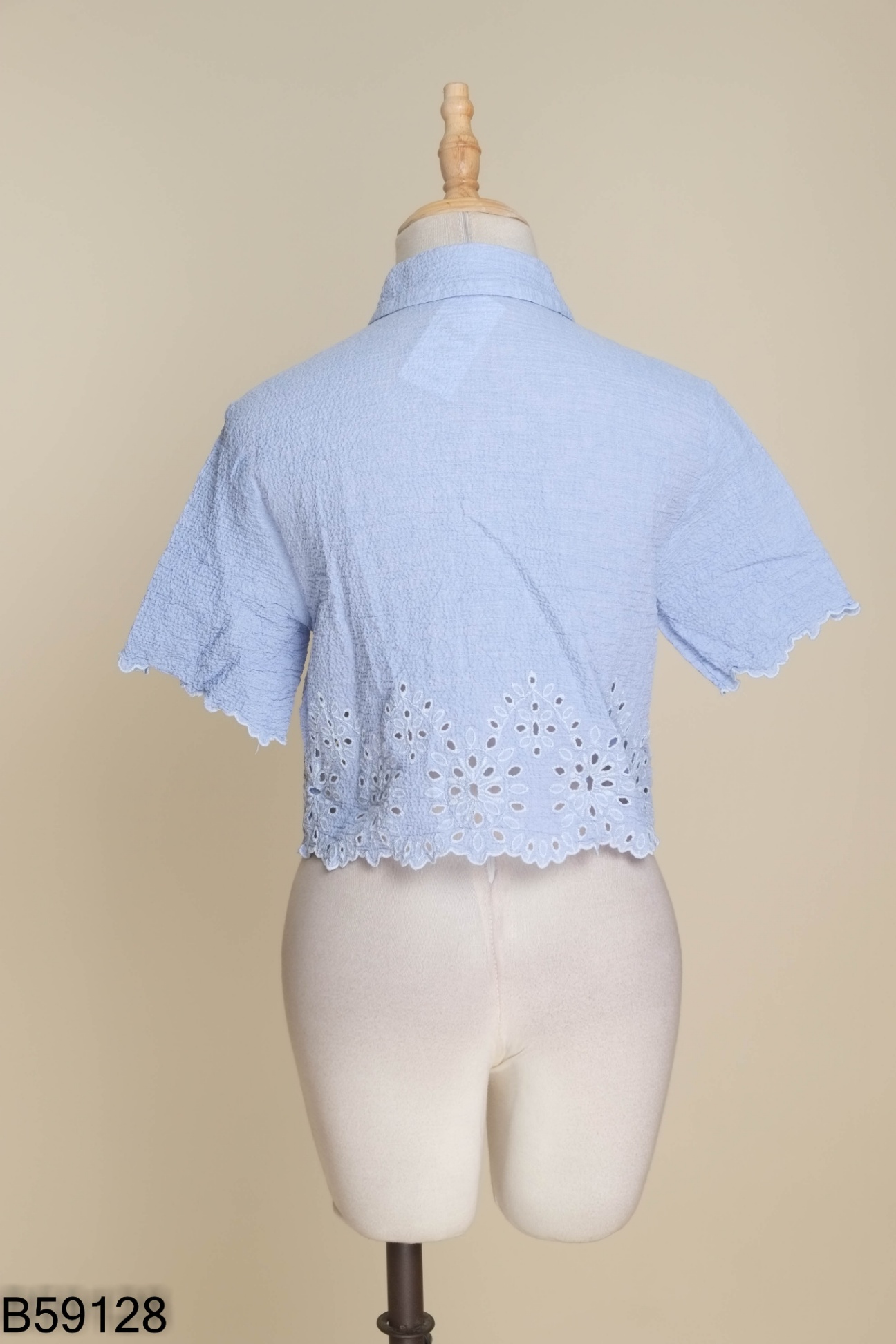 Áo xanh ZARA dập hoa