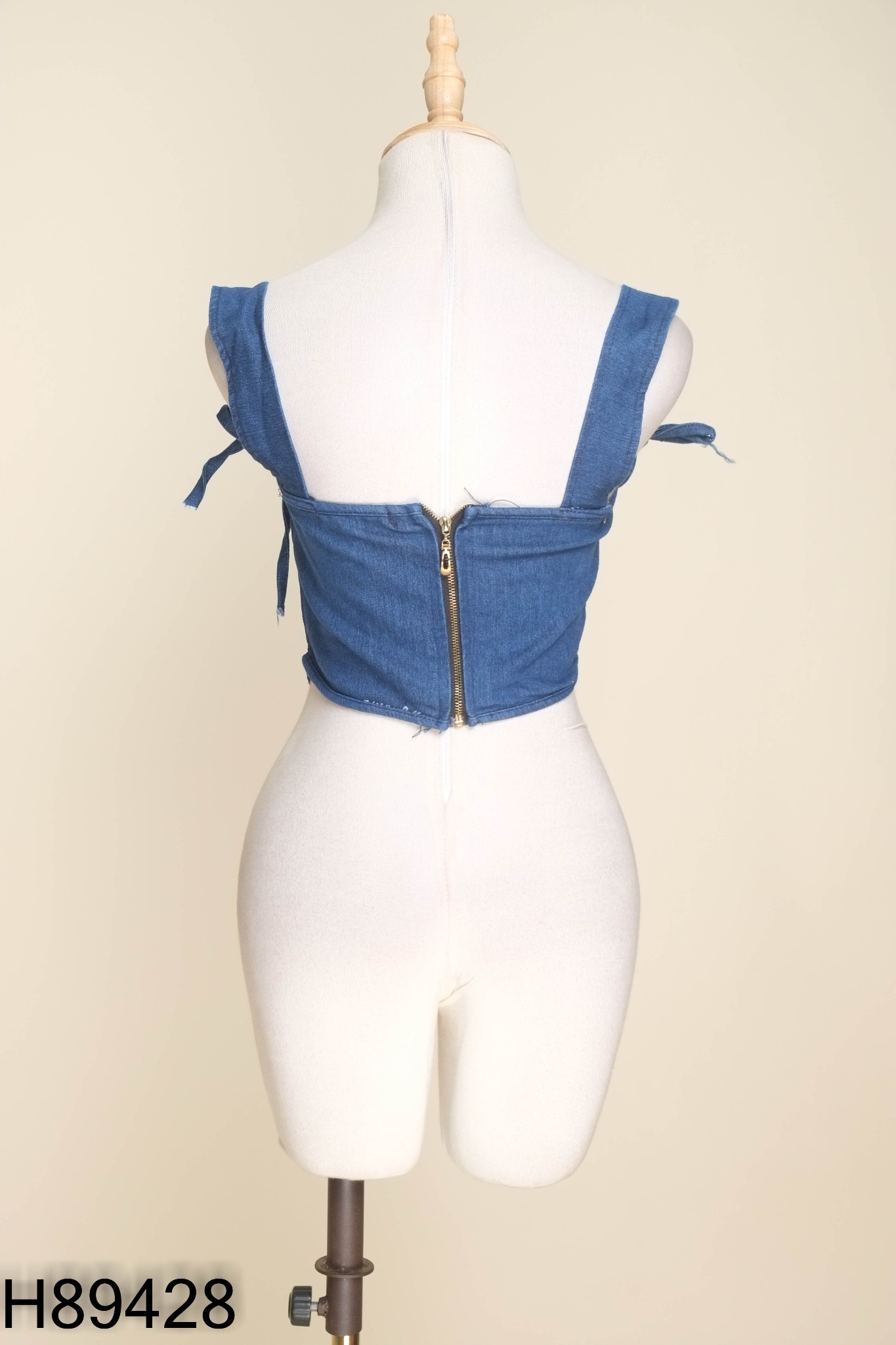 Áo jeans xanh dáng ngắn