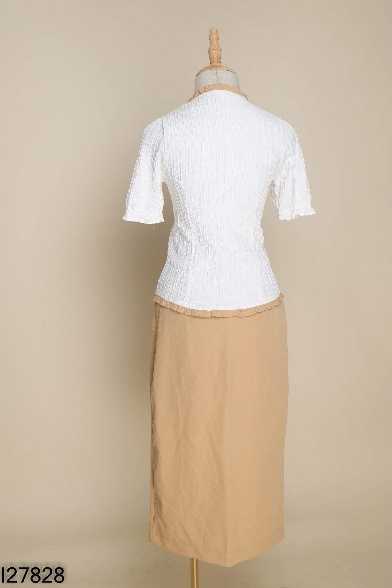 SET áo trắng phối viền nâu + chân váy nâu phối cúc