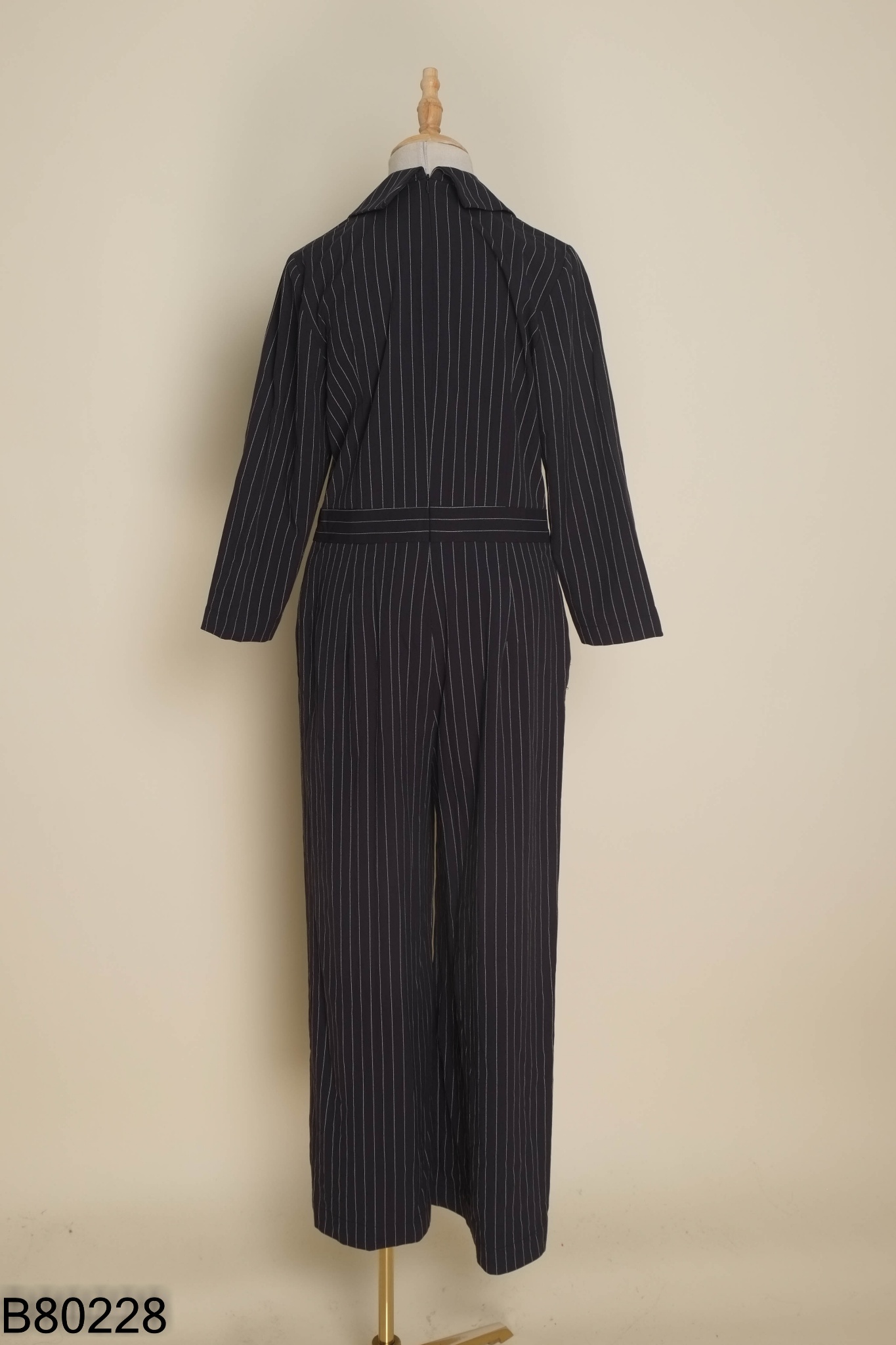 Jumpsuits đen sọc trắng cổ sơ mi
