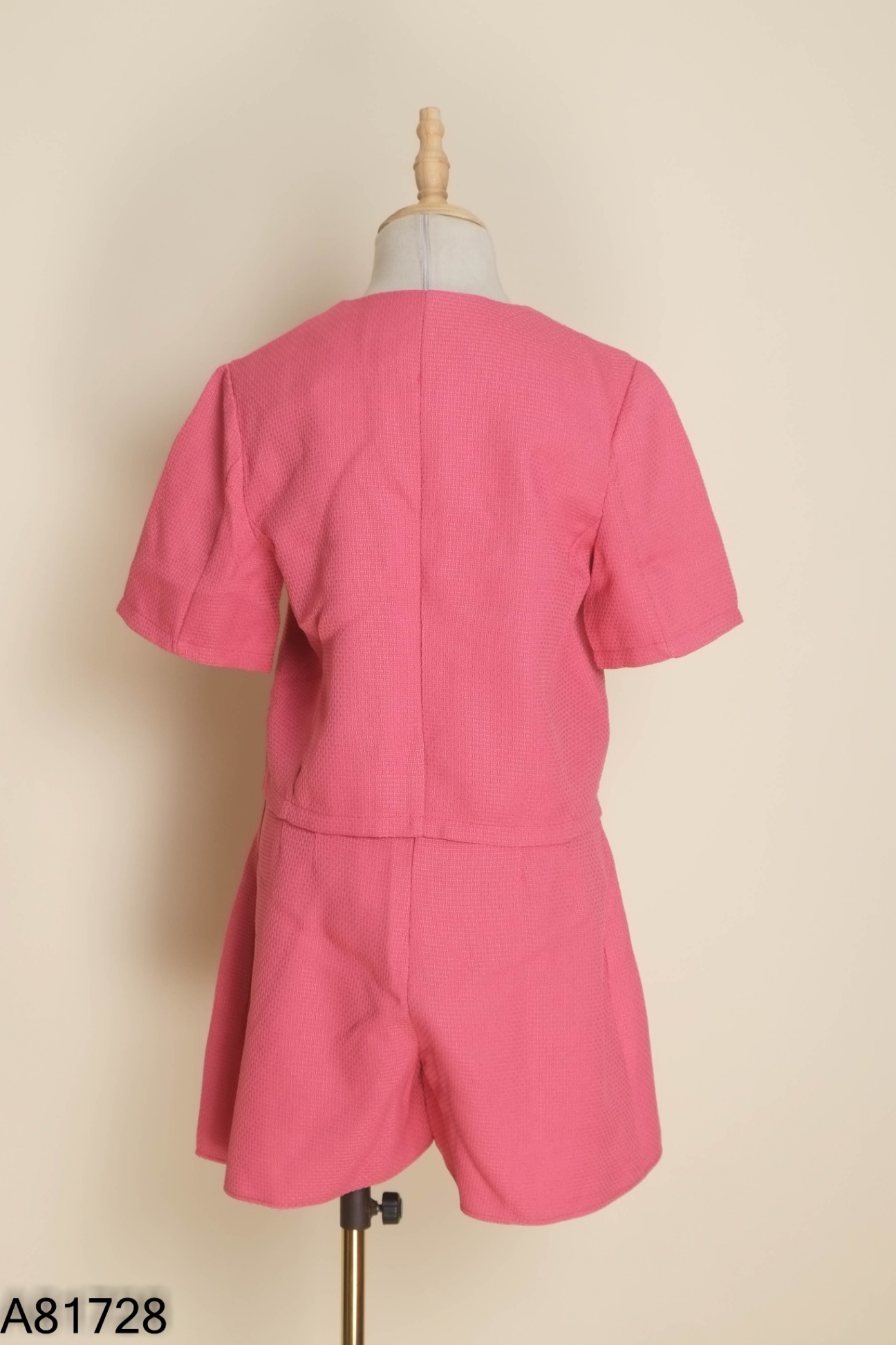 Set Áo hồng phối cúc vàng + quần shorts