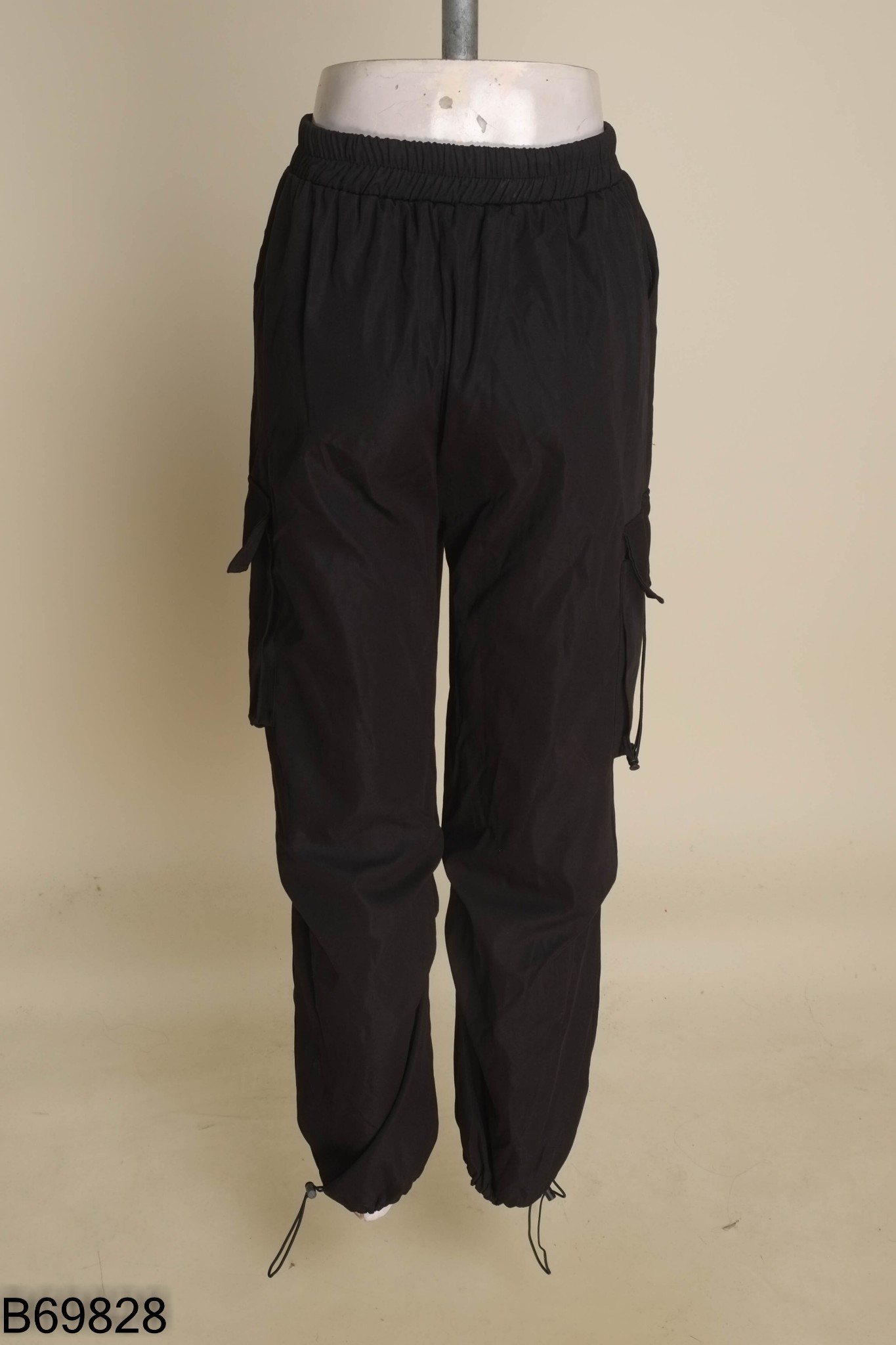 Quần jogger đen chun eo