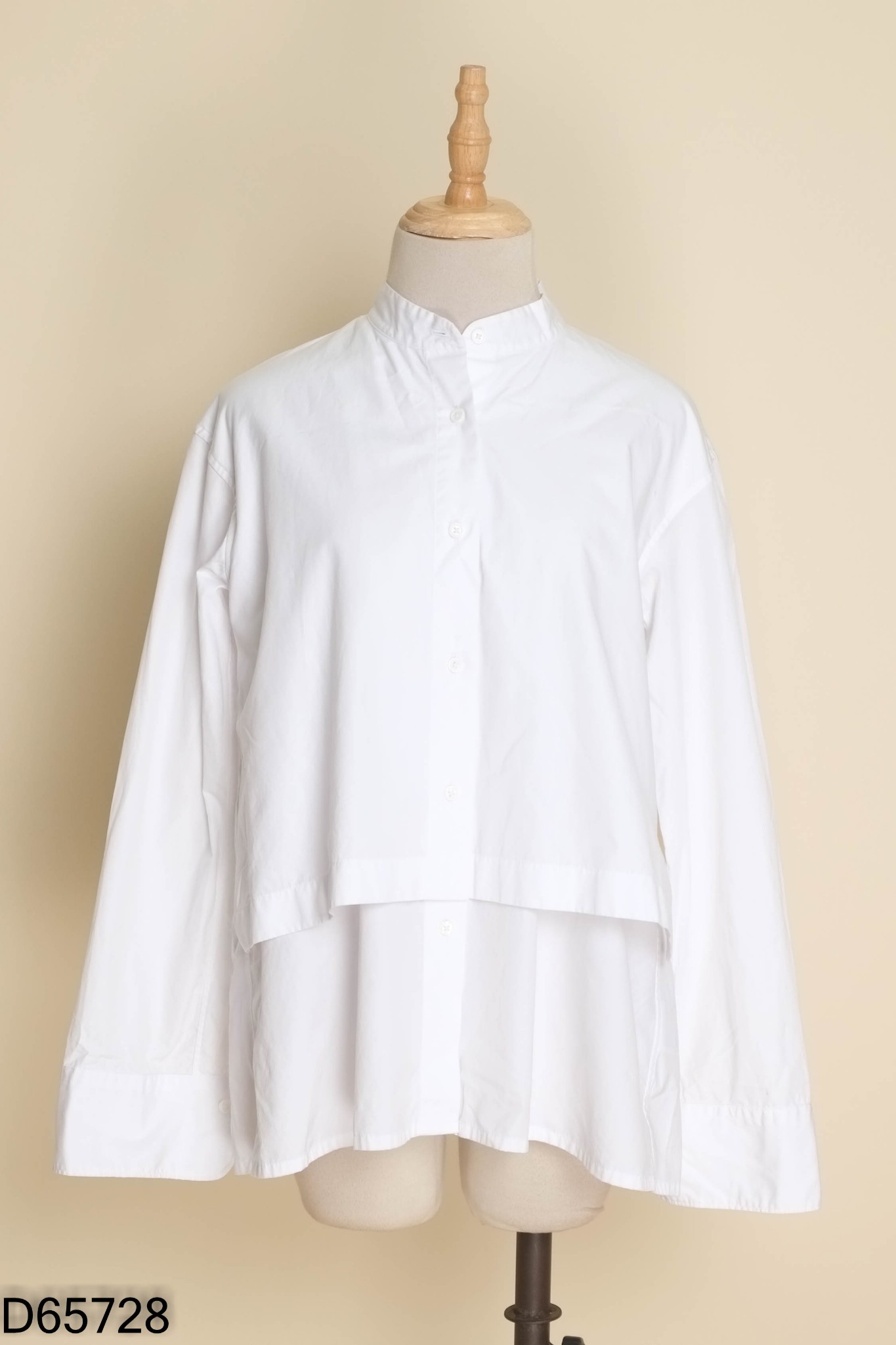 Áo UNIQLO trắng trơn