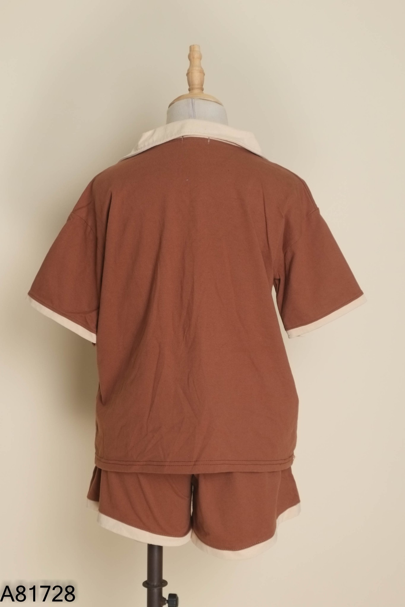 Set Áo nâu chữ be + quần shorts