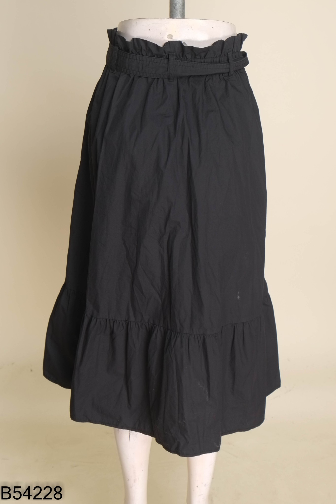 Chân váy UNIQLO đen phối đai