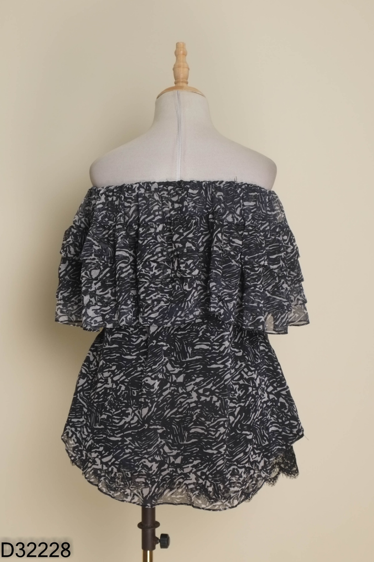 NEWTAG SET ÁO đen phối be + quần short