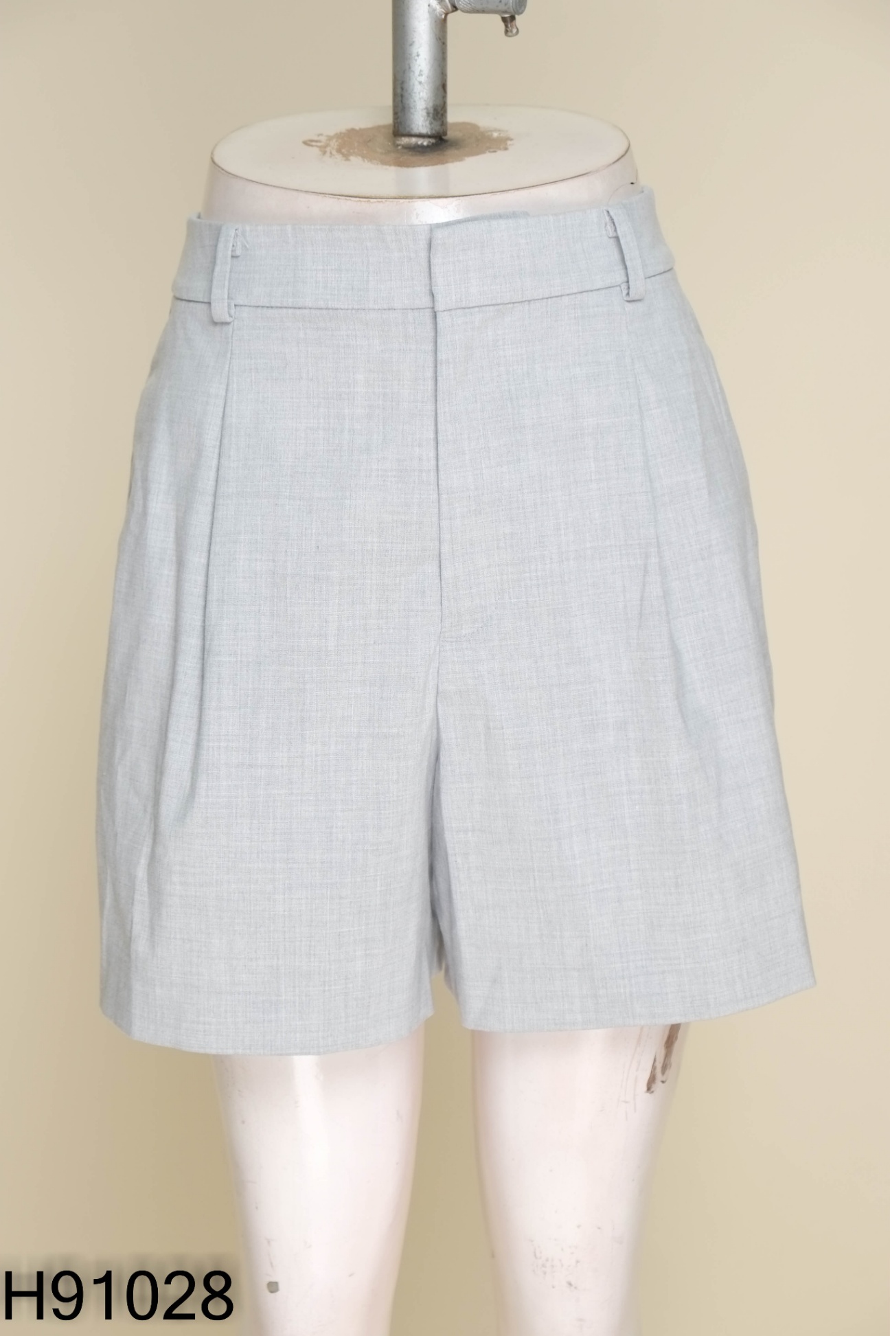 Quần shorts UNIQLO xám