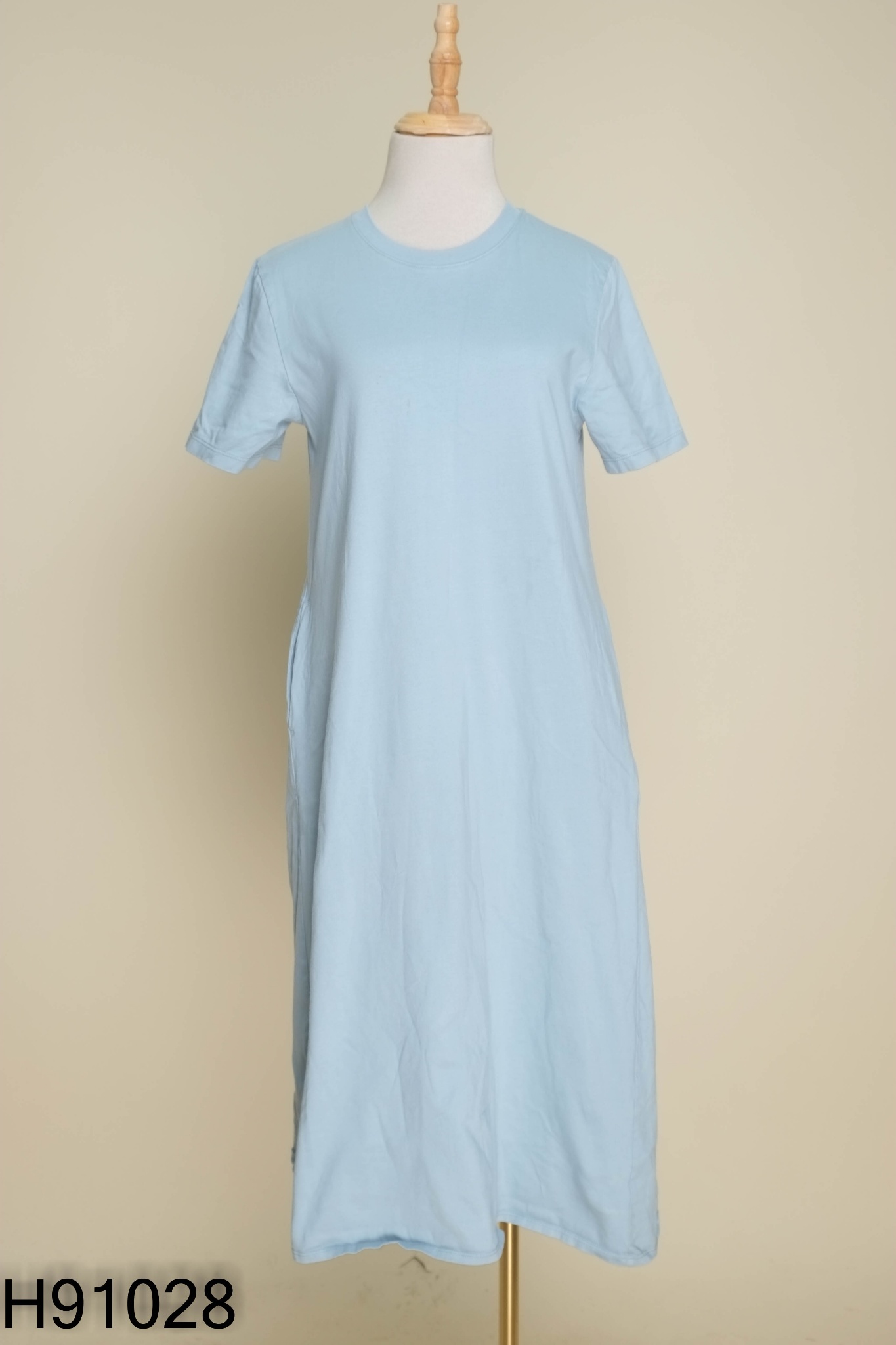 Váy UNIQLO xanh trơn
