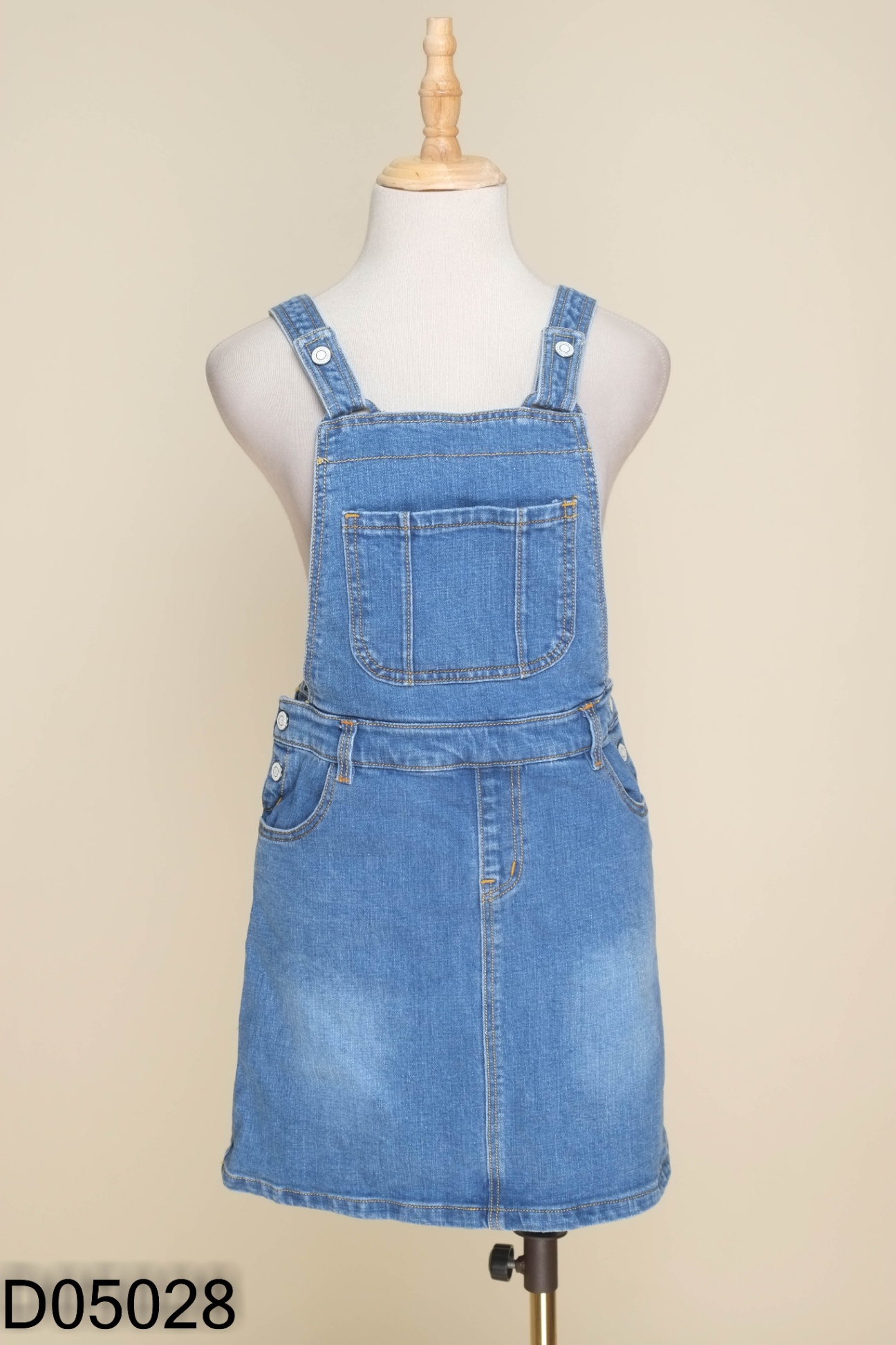 Váy yếm jeans xanh