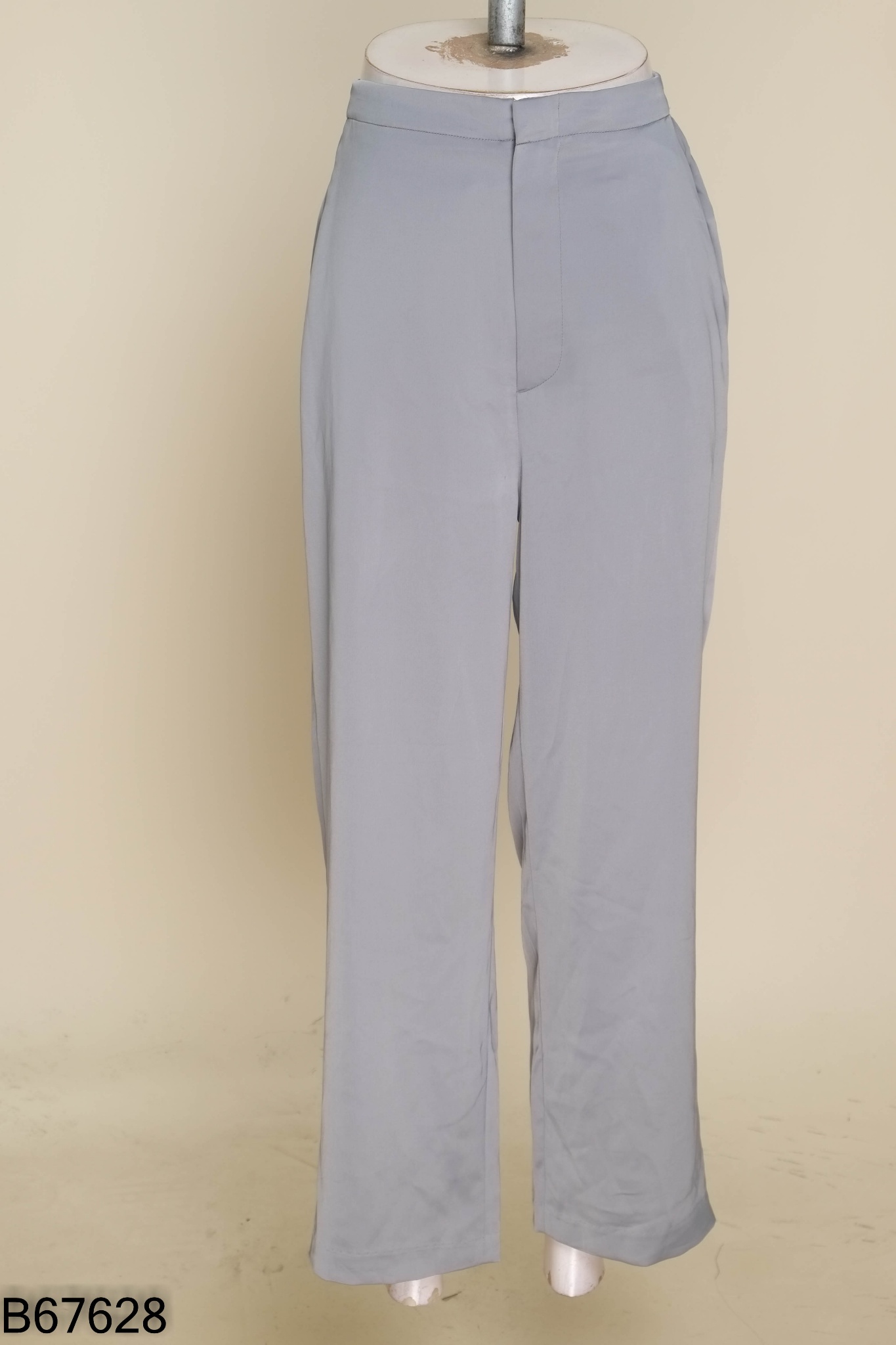 Quần UNIQLO lụa xanh ống rộng