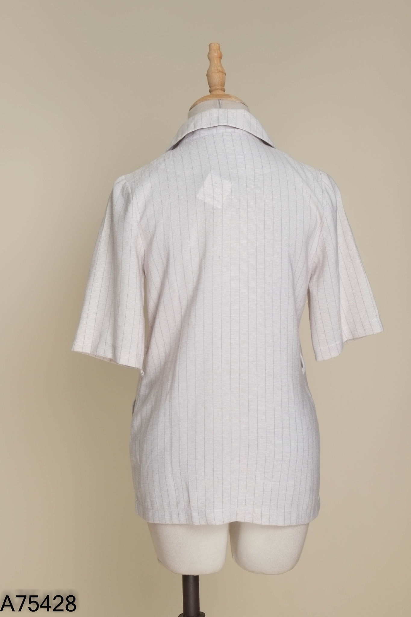 Áo be AHOLIC cổ vest