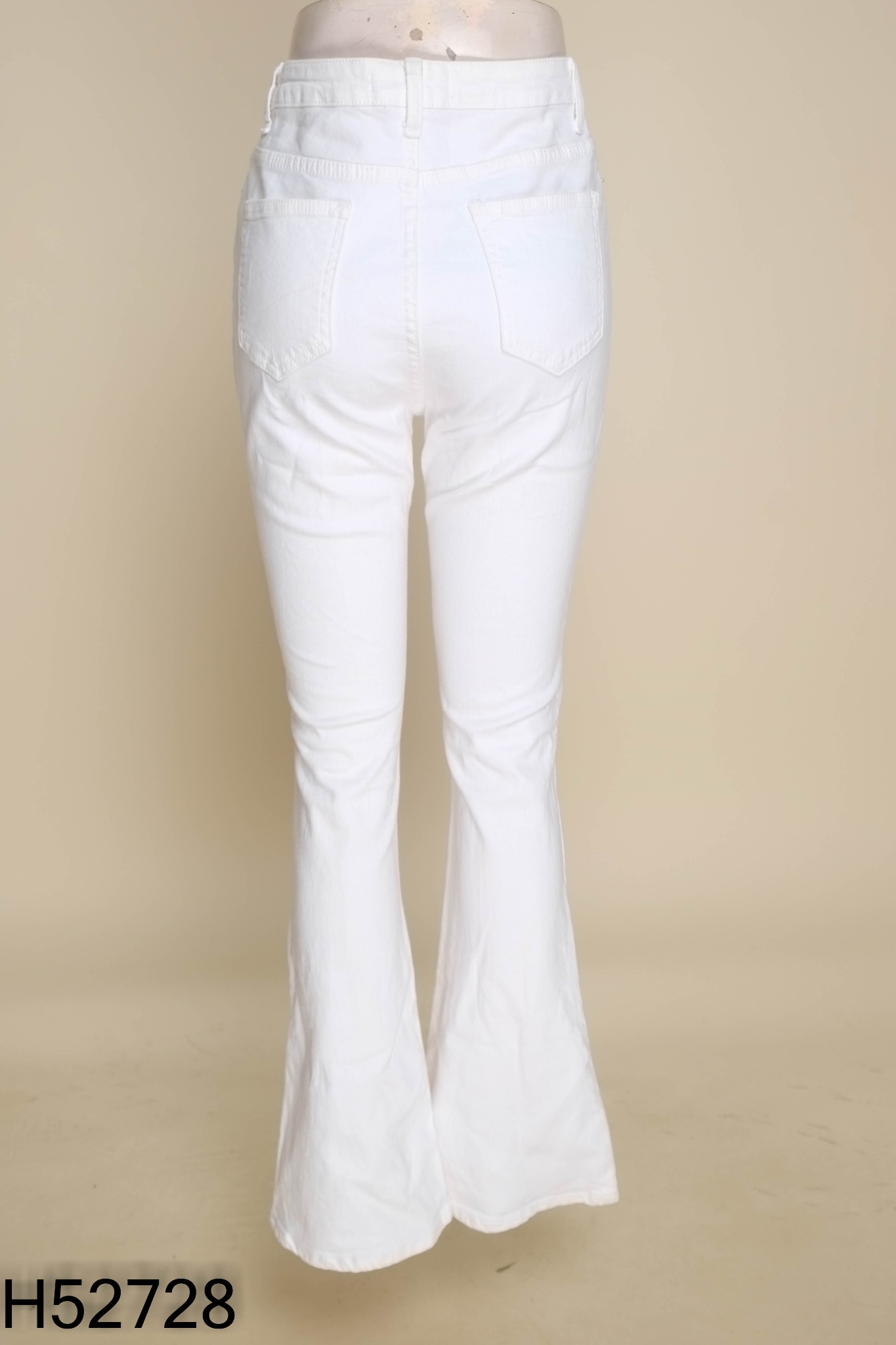 Quần jeans trắng dáng loe