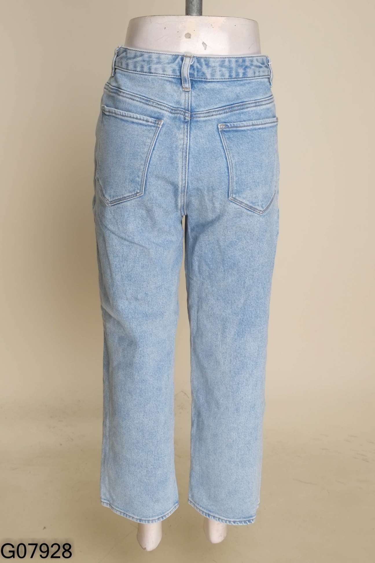 Quần jeans xanh trơn