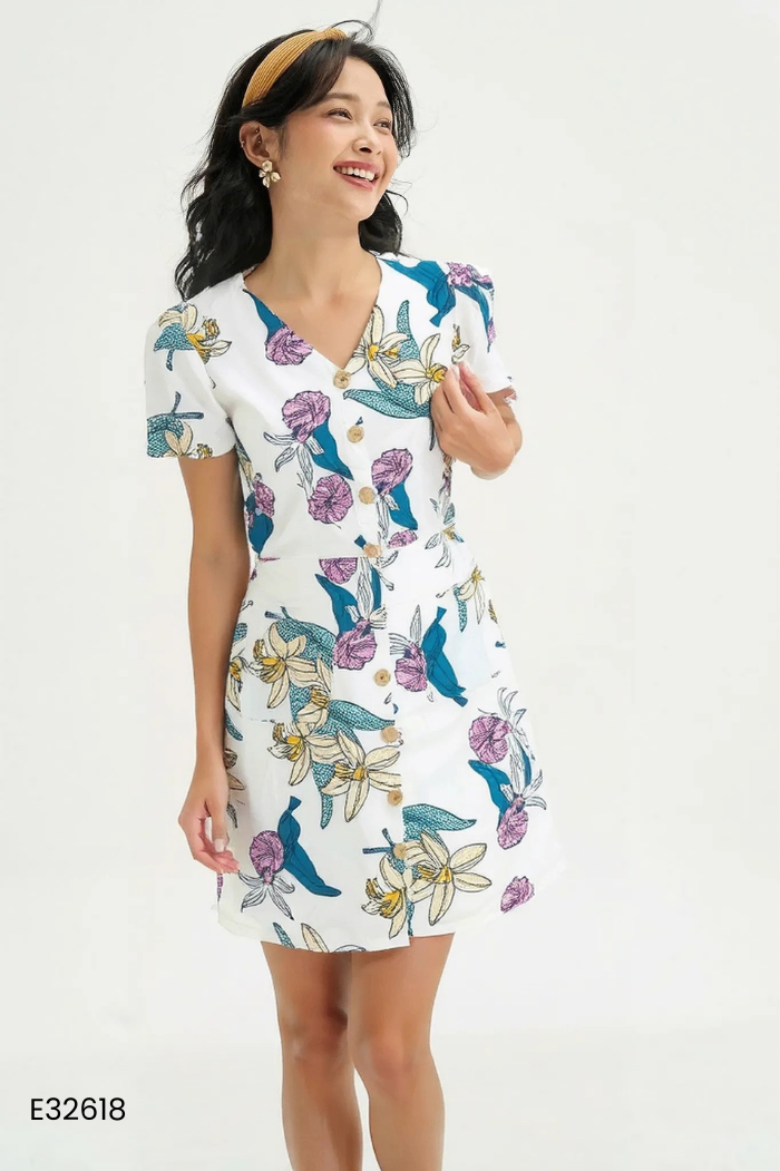 Váy ADORE DRESS trắng họa tiết