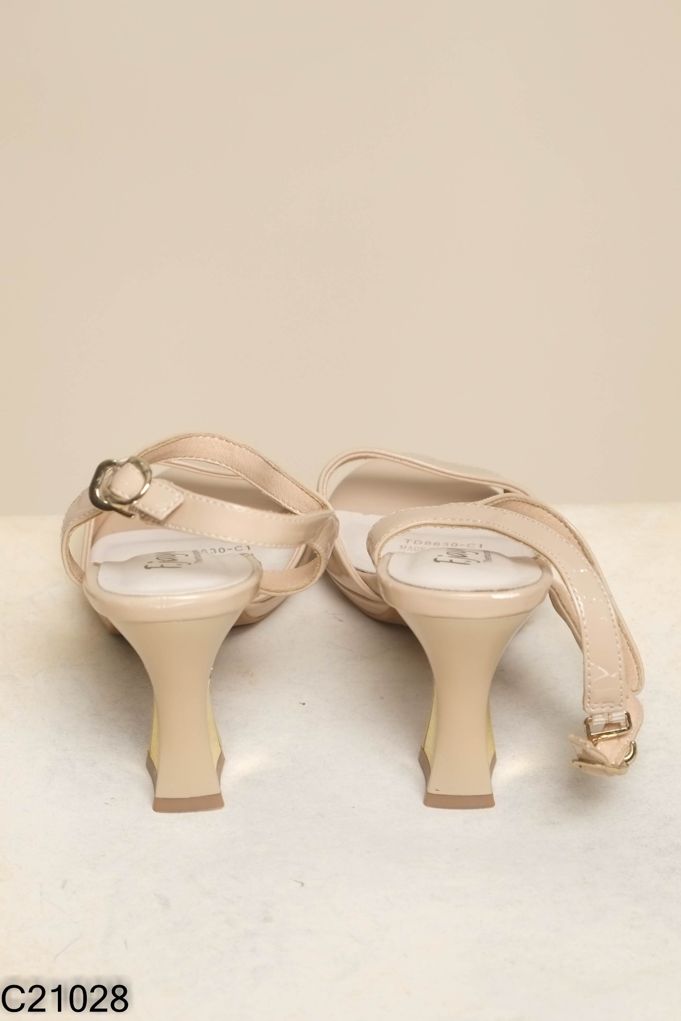 Giày sandals da be cao gót