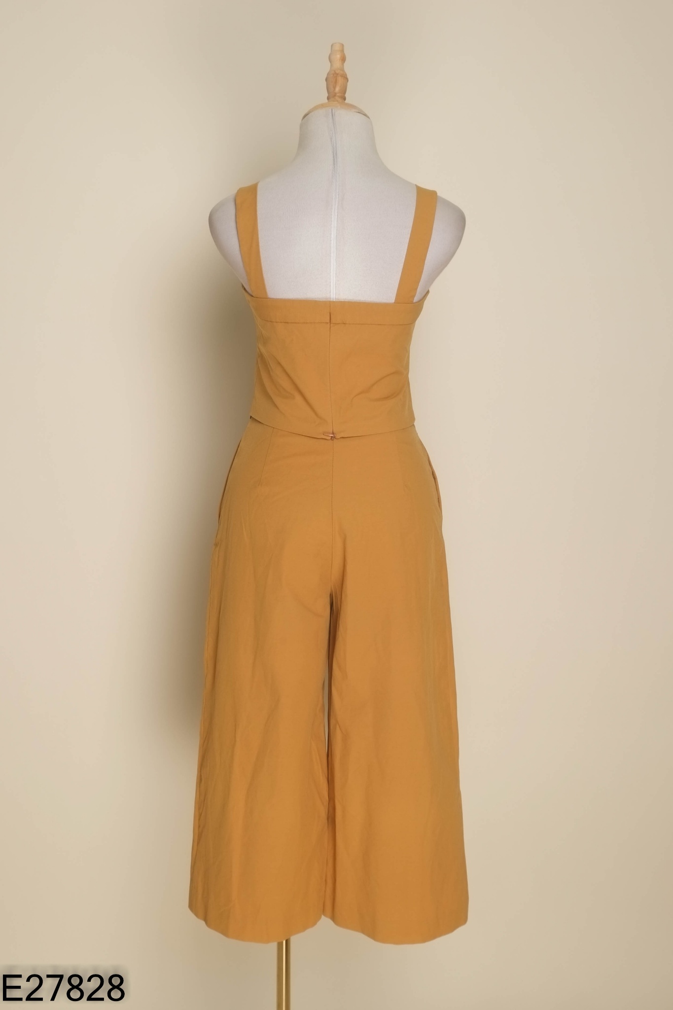 Set IVY MODA nâu áo hai dây + quần culottes