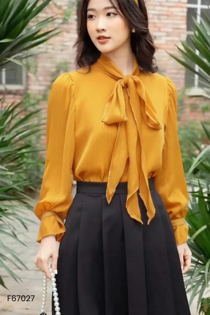 Áo MOON STORE vàng buộc nơ
