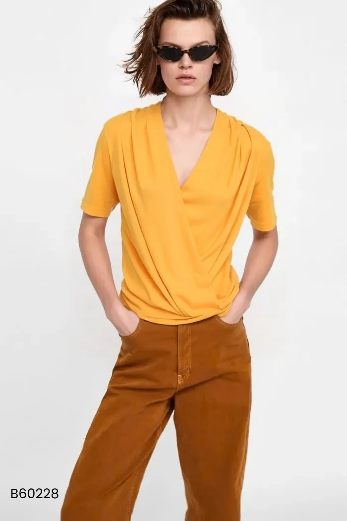Áo kiểu vàng trơn
