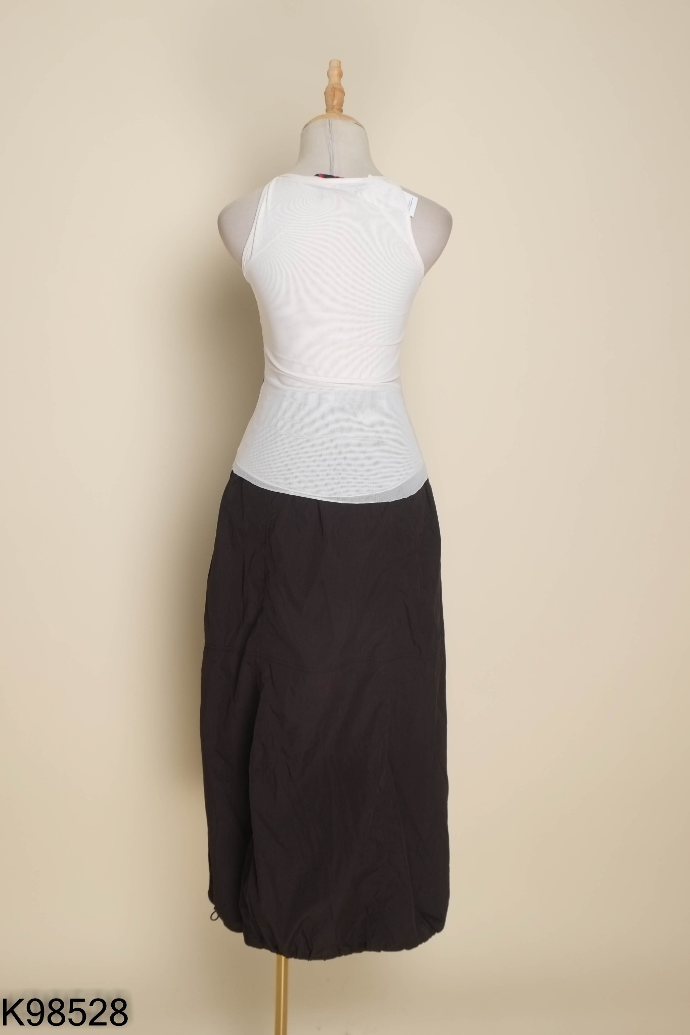 Set CAZI áo trắng + chân váy đen