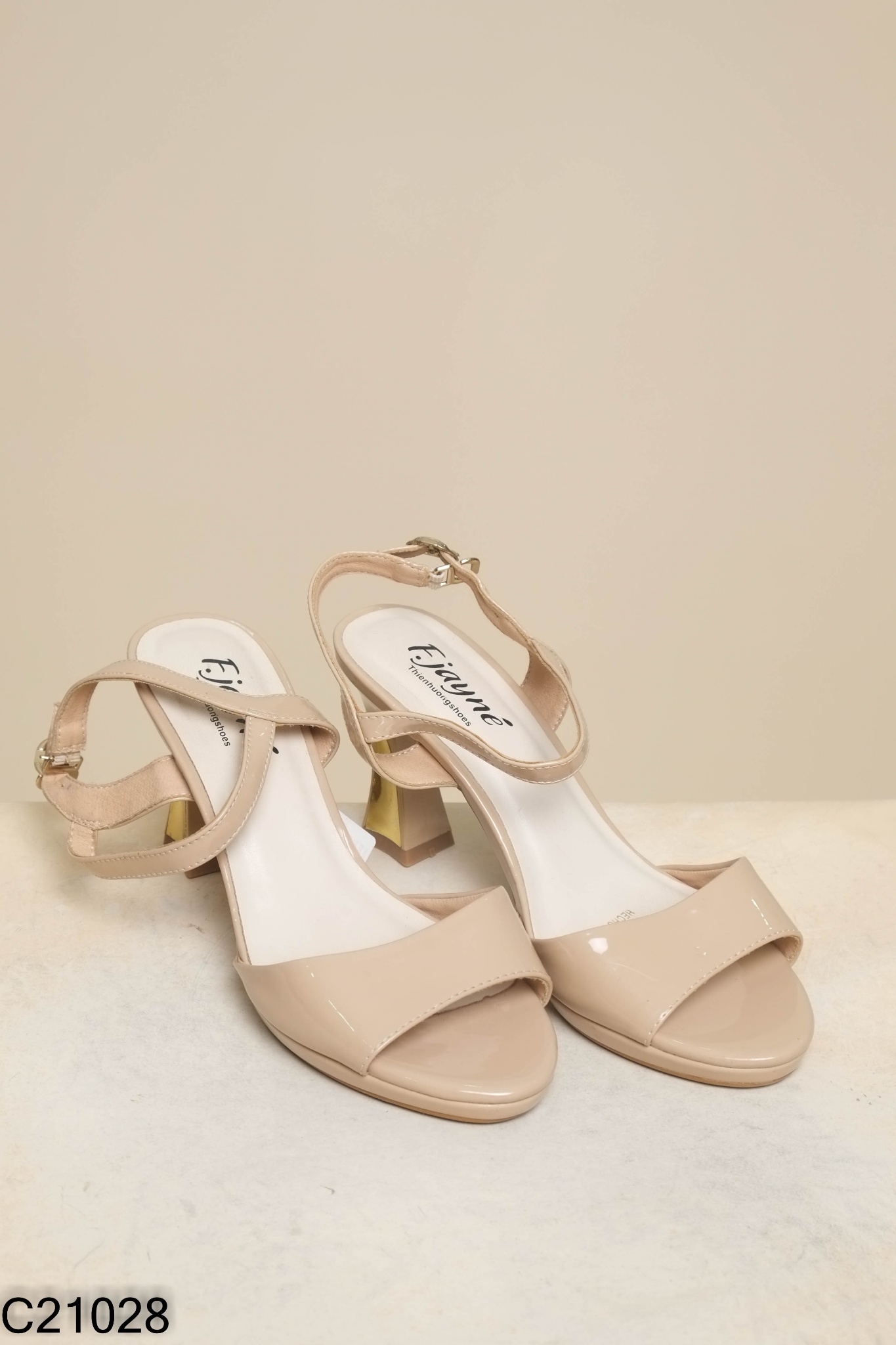 Giày sandals da be cao gót