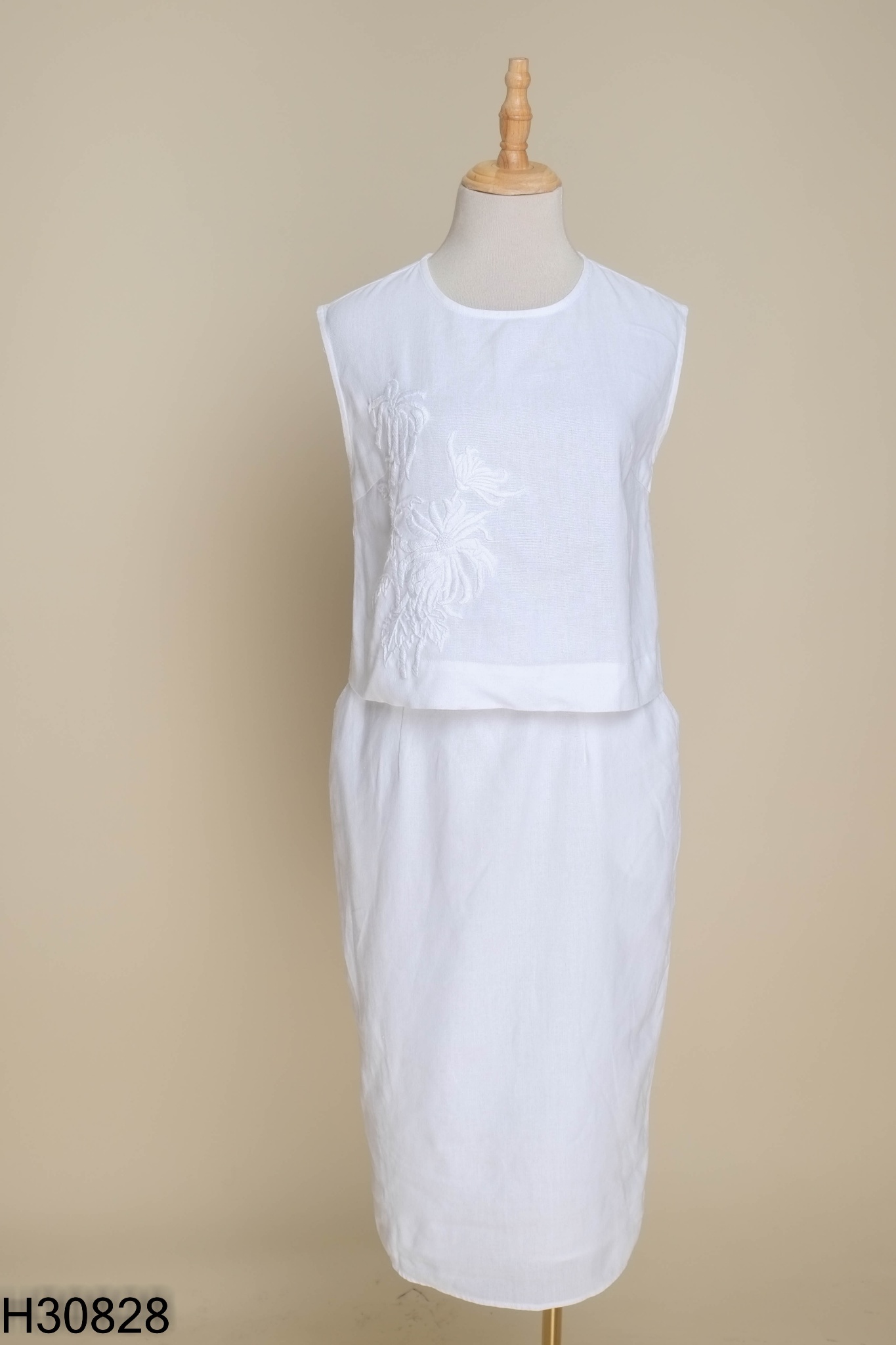 Set Áo linen trắng TIỆM LONG thêu hoa + chna váy