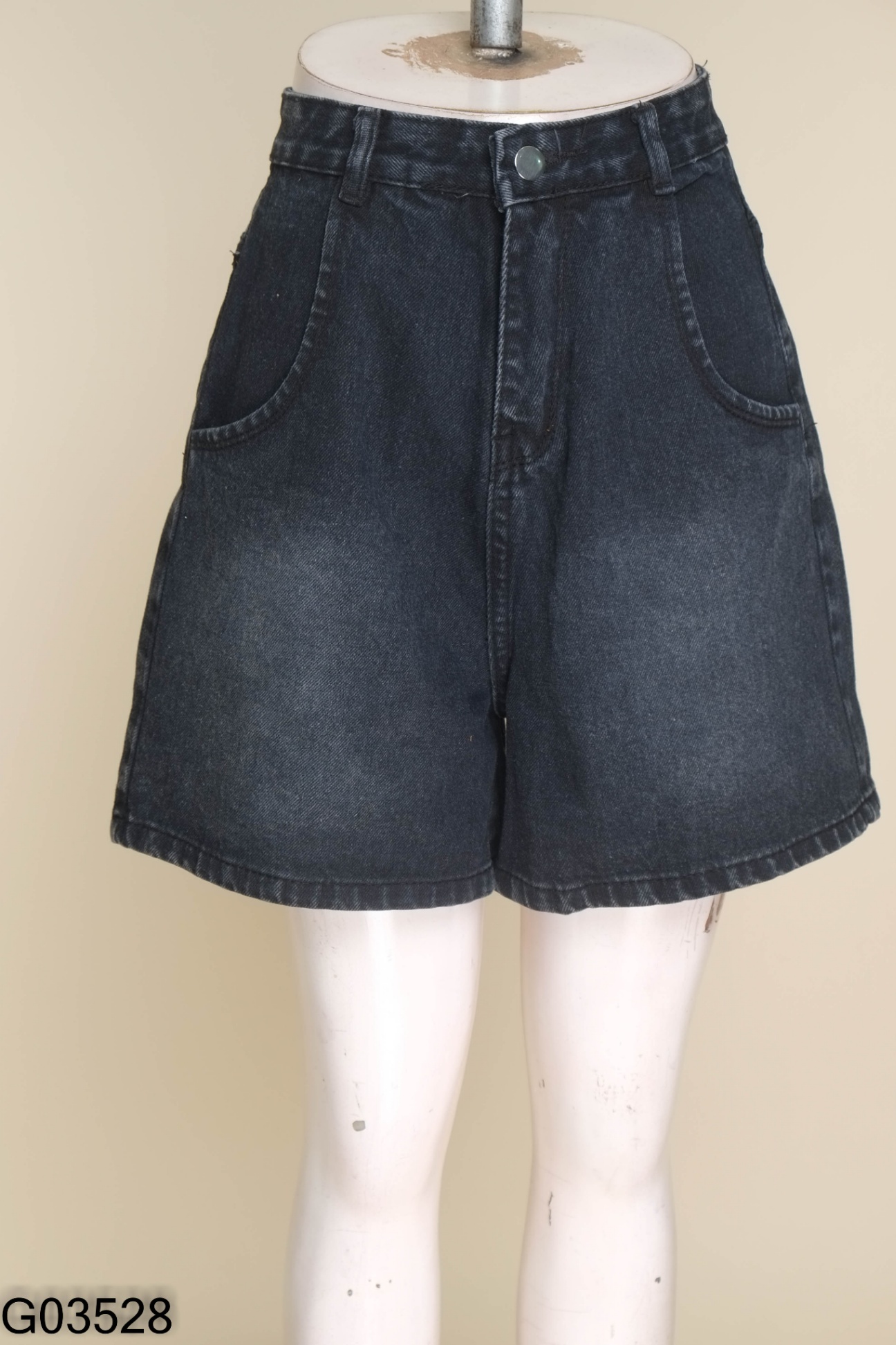 Quần short jean đen