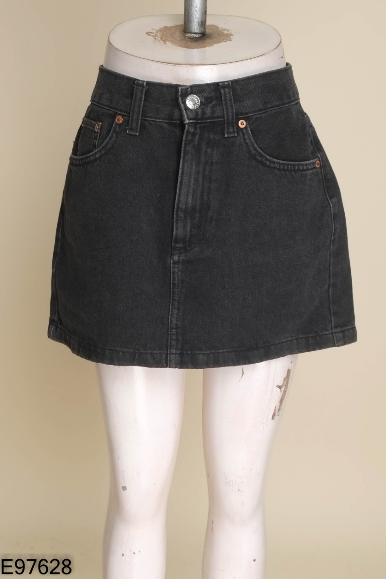 Chân váy MANGO jeans đen xám