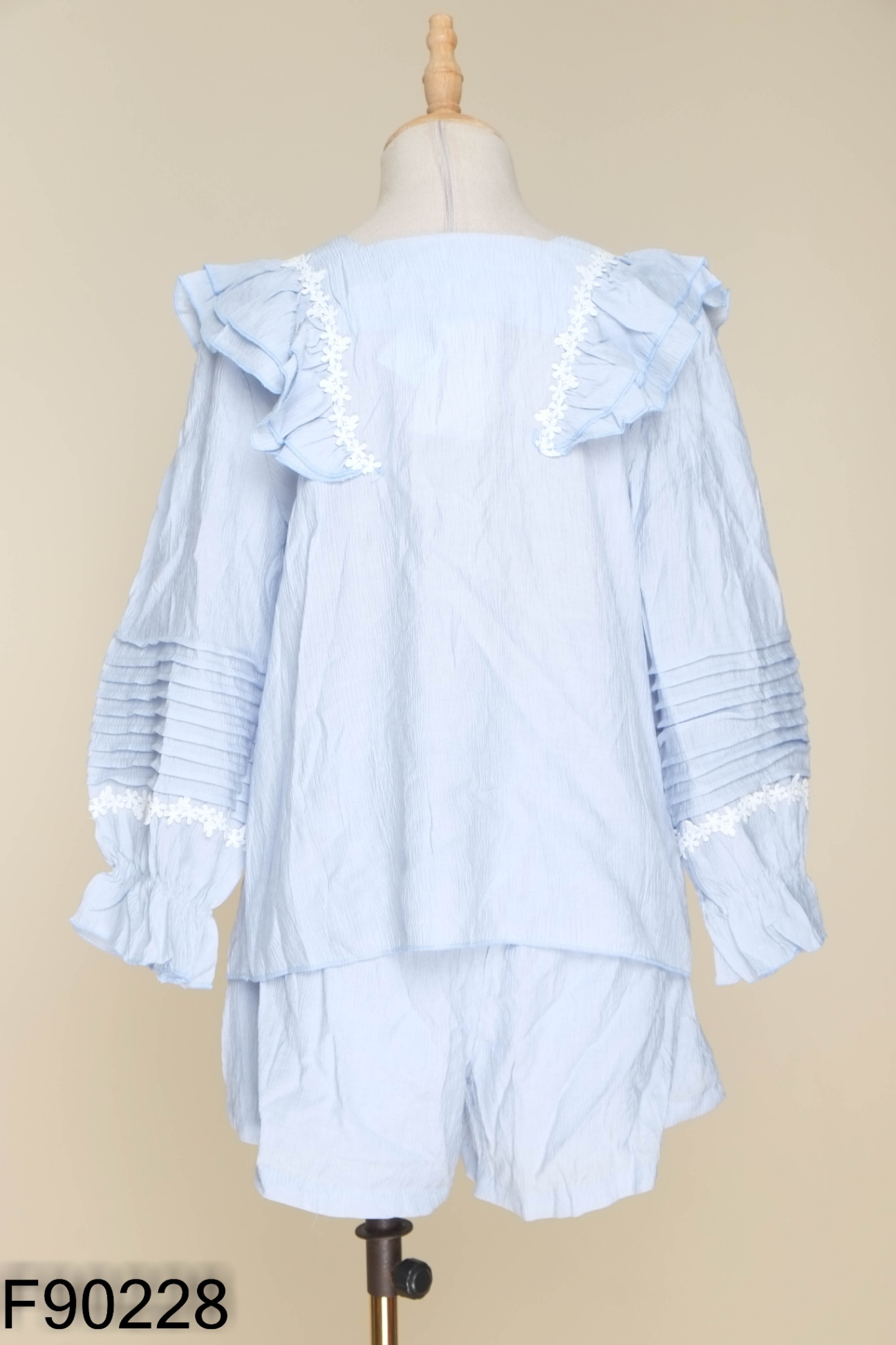 NEWTAG SET Áo xnah phối ren trắng + quần short