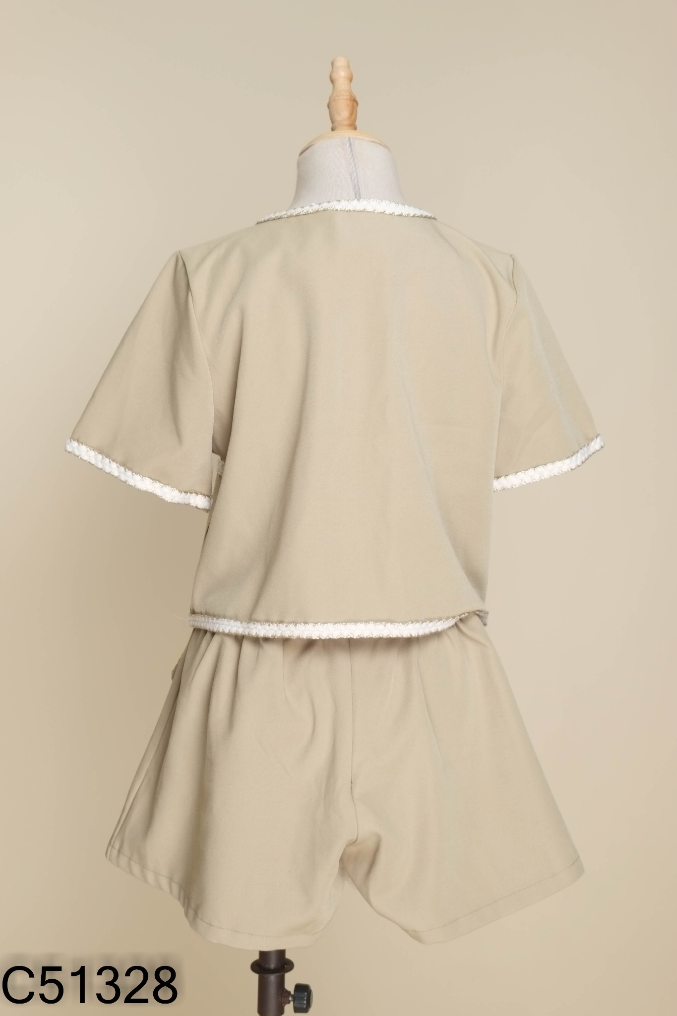 Set Áo xanh cúc ngọc+ quần shorts