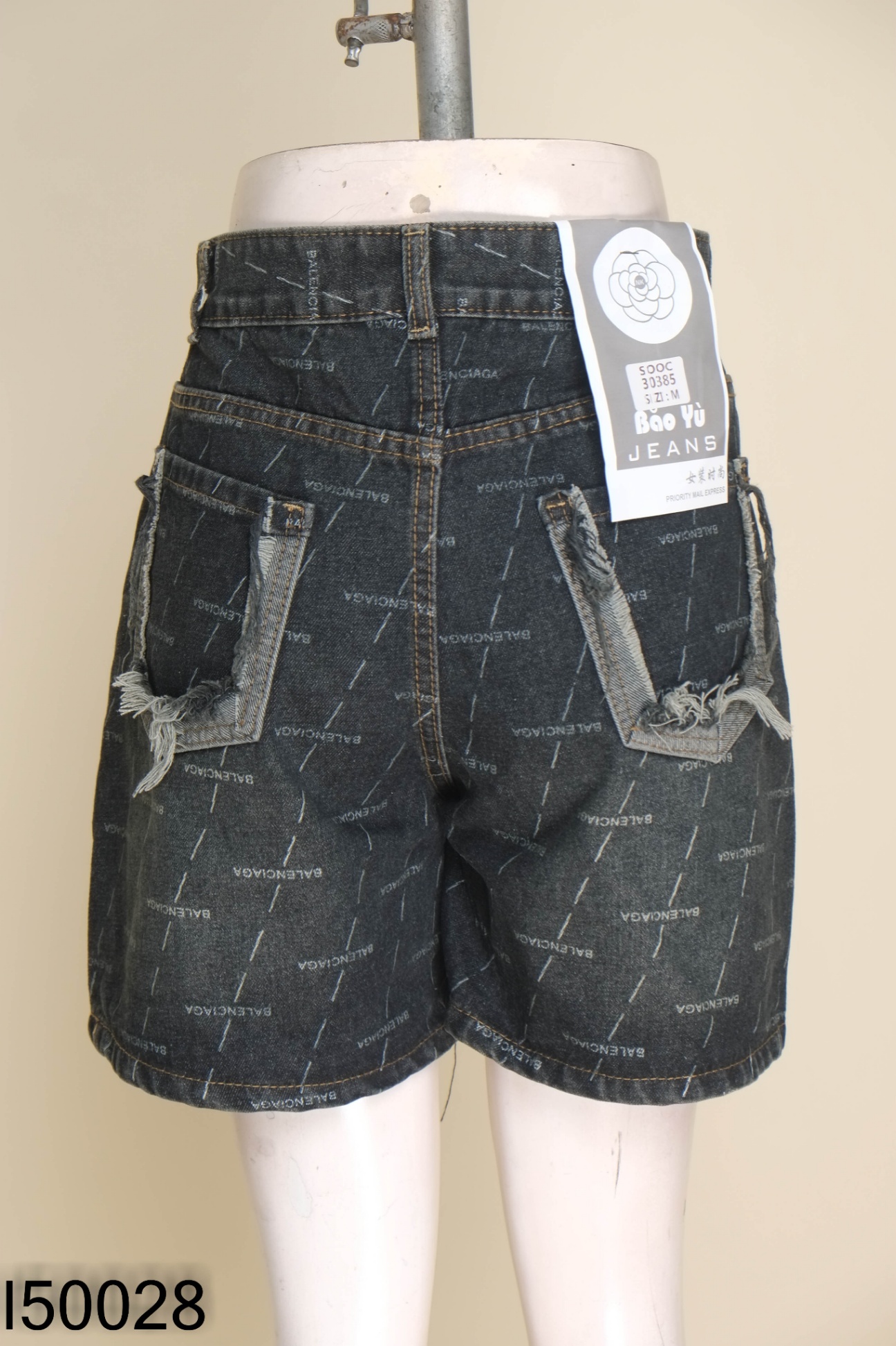NEWTAG Quần shorts jeans xám chữ
