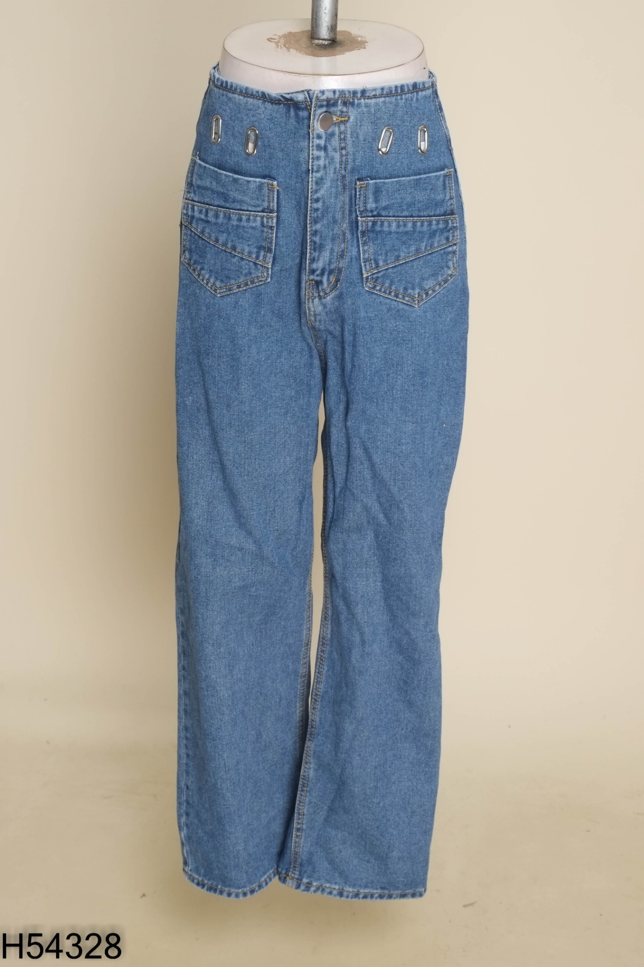 Quần jeans xanh phối túi