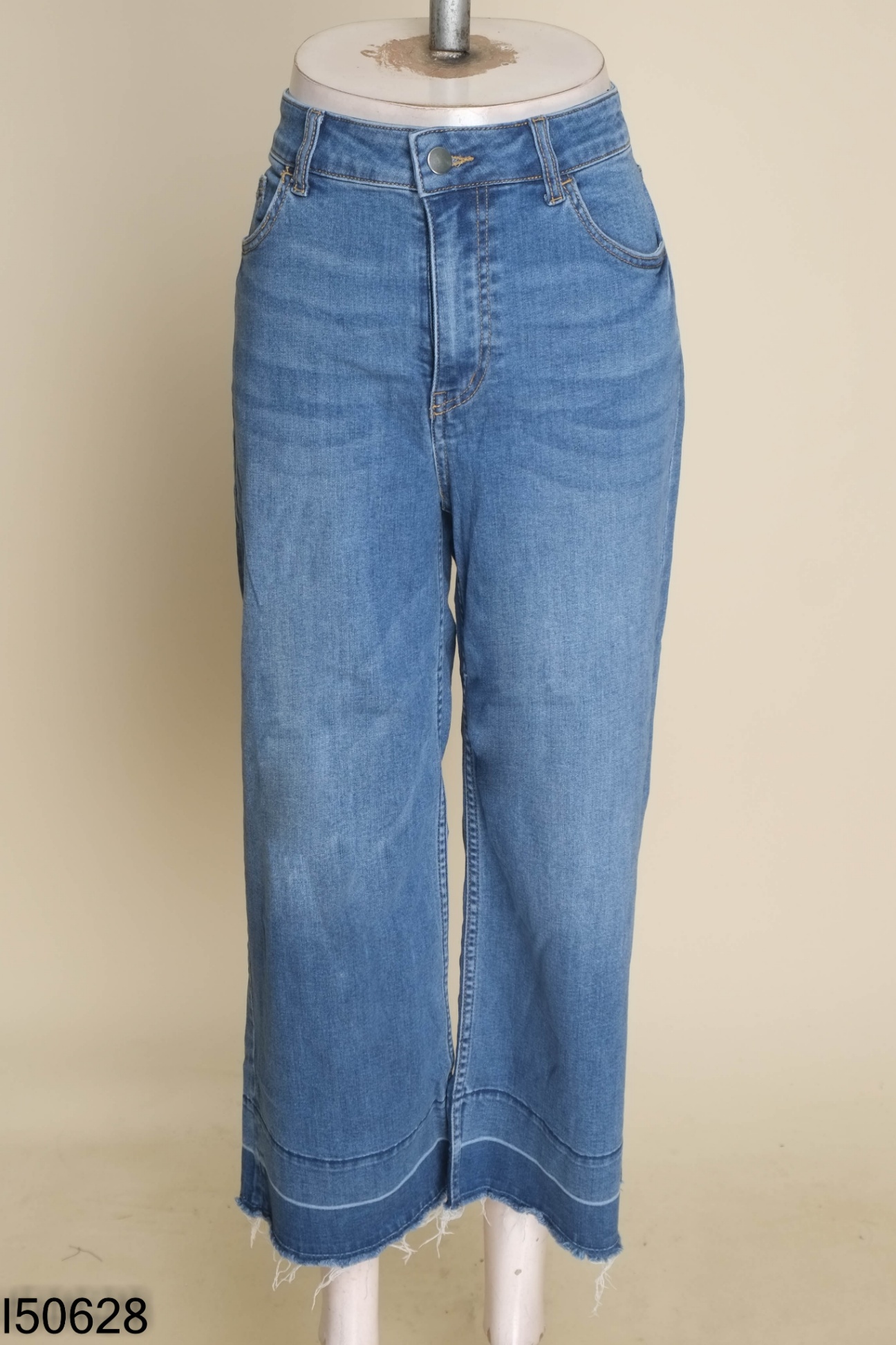 Quần jeans HM xanh cắt gấu