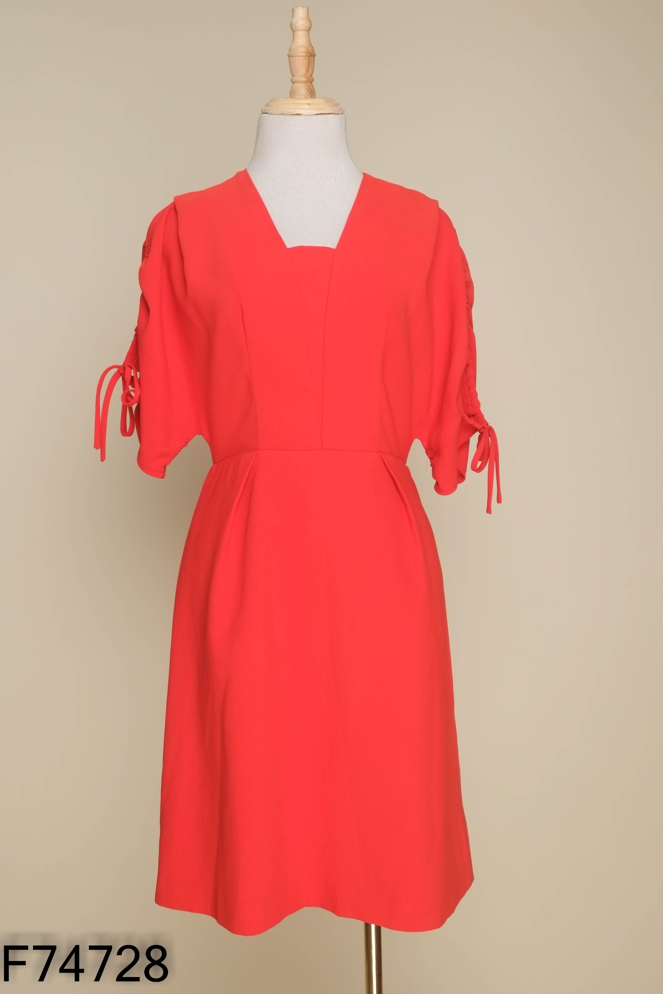 Váy IVY MODA đỏ tay rút