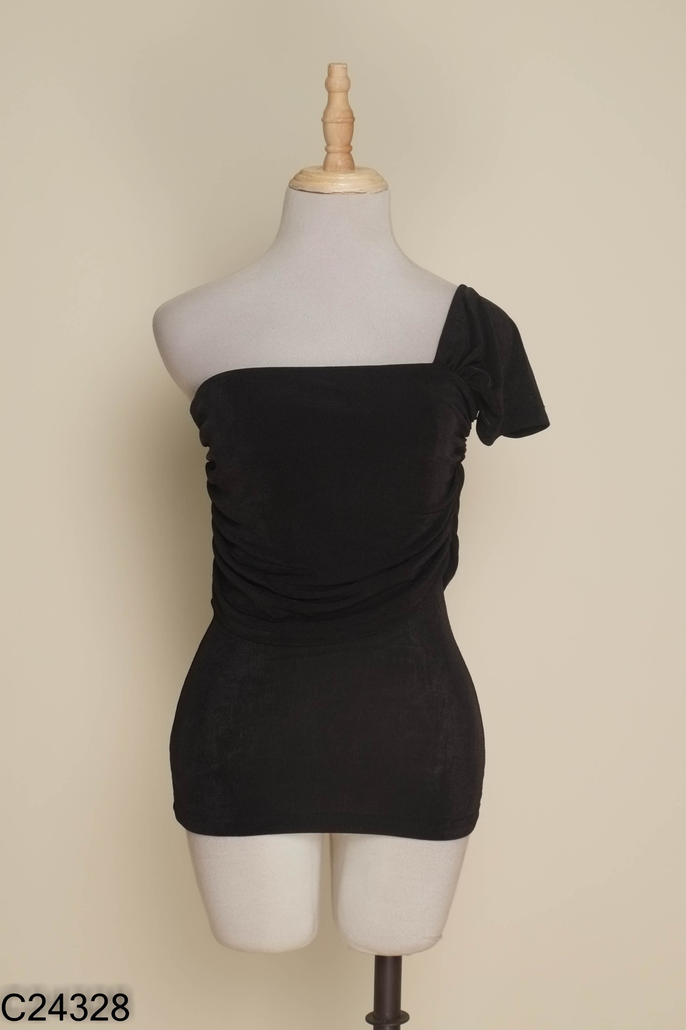 Áo đen MIO LADY lệch vai