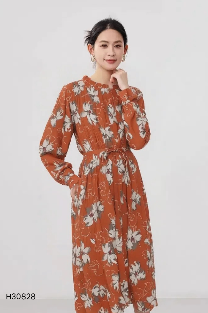 Váy nâu hoa dập ly