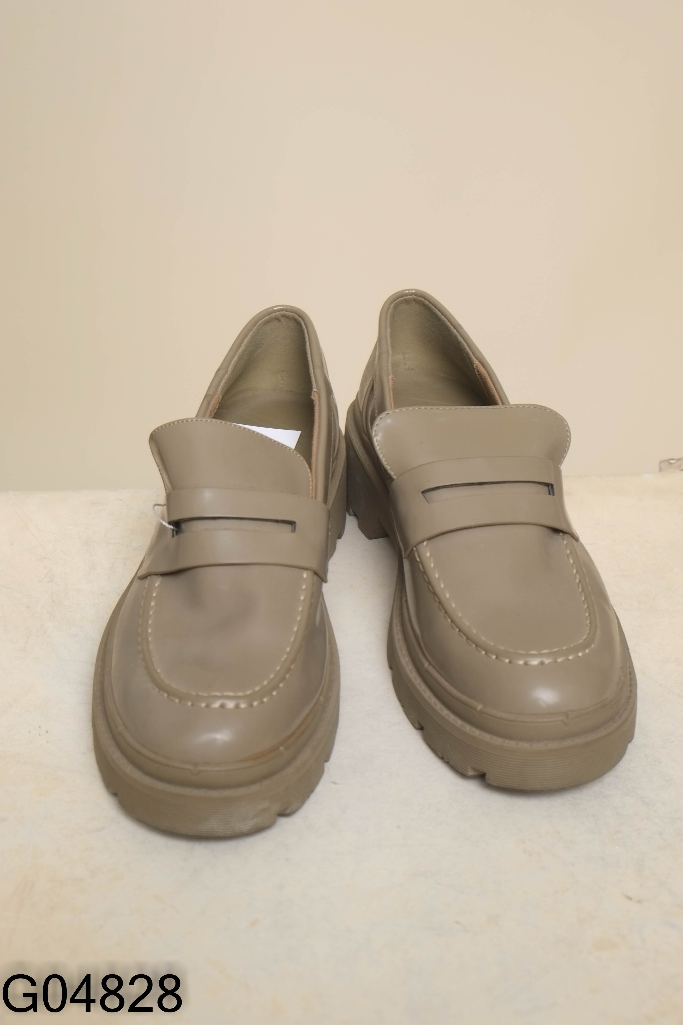 Giày loafer ZARA nâu be (còn 80%)