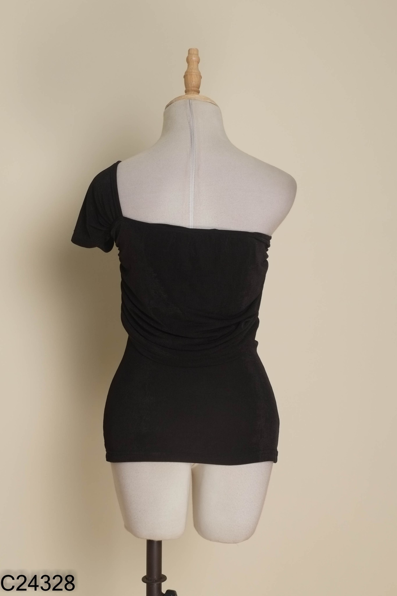 Áo đen MIO LADY lệch vai