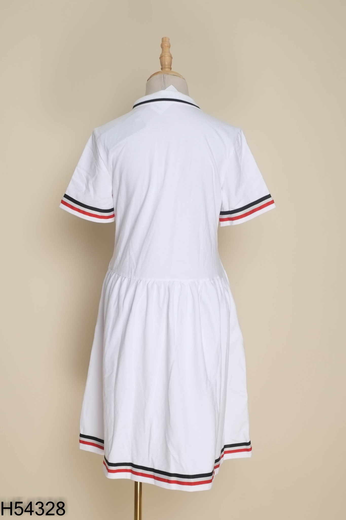 NEWTAG Váy polo trắng viền đen