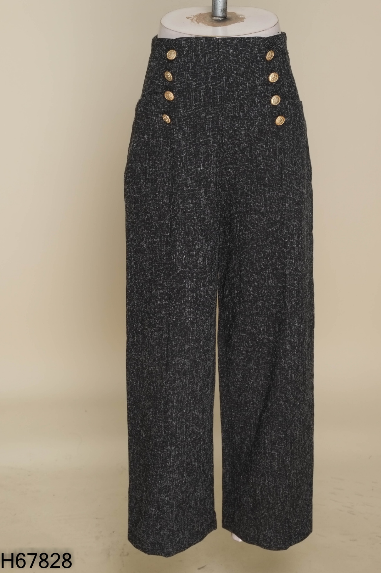 Quần culottes đen tiêu phối khuy