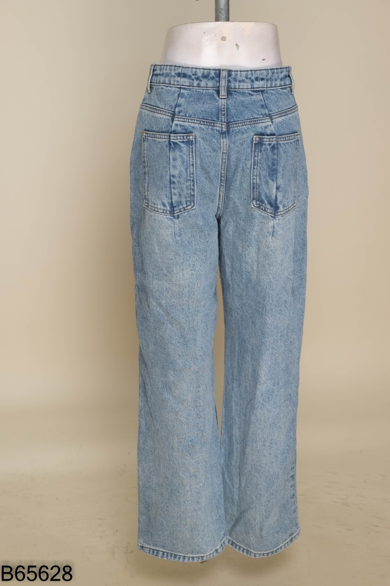 Quần jeans xanh trơn