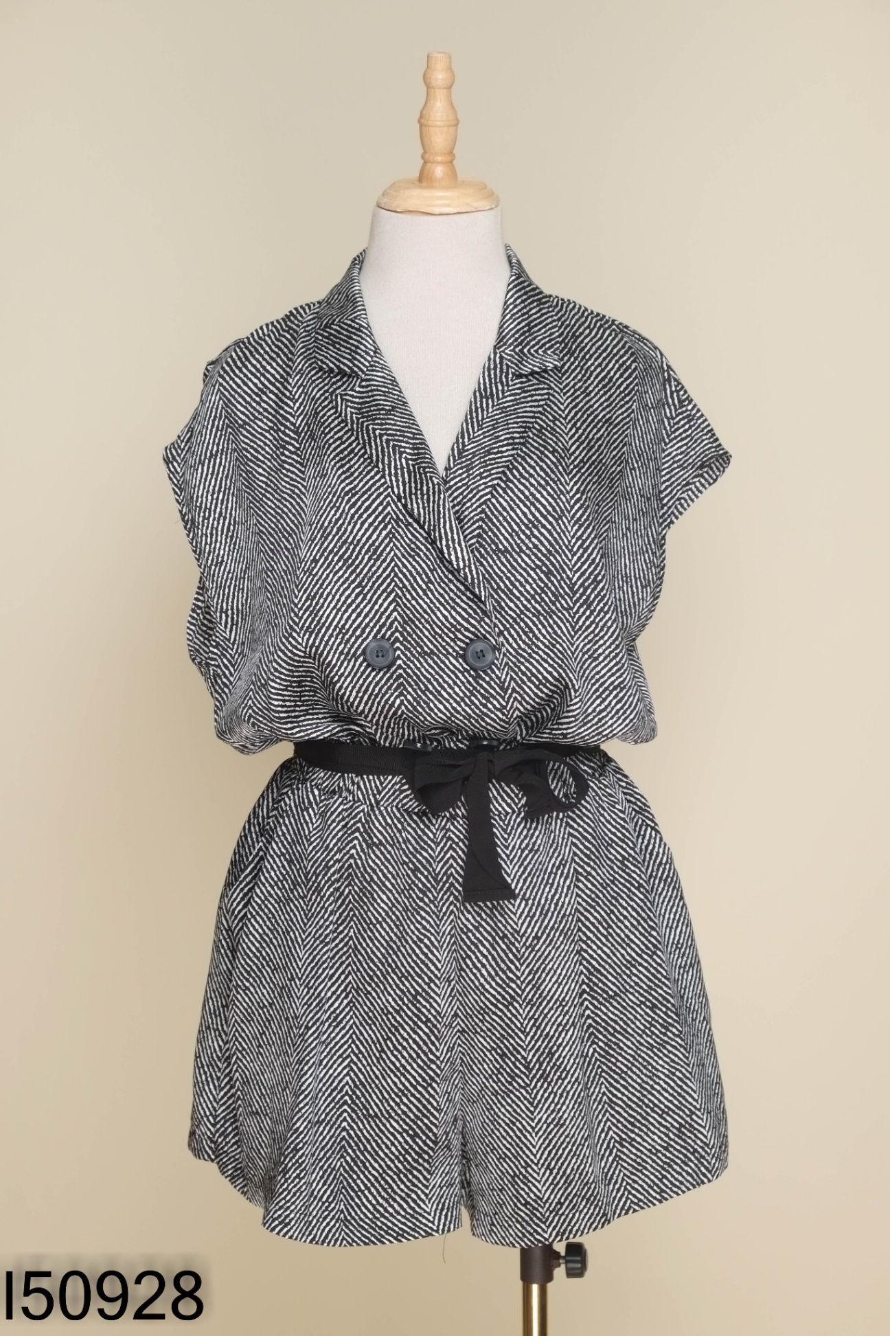 Jumpsuit xám phôi đen trắng