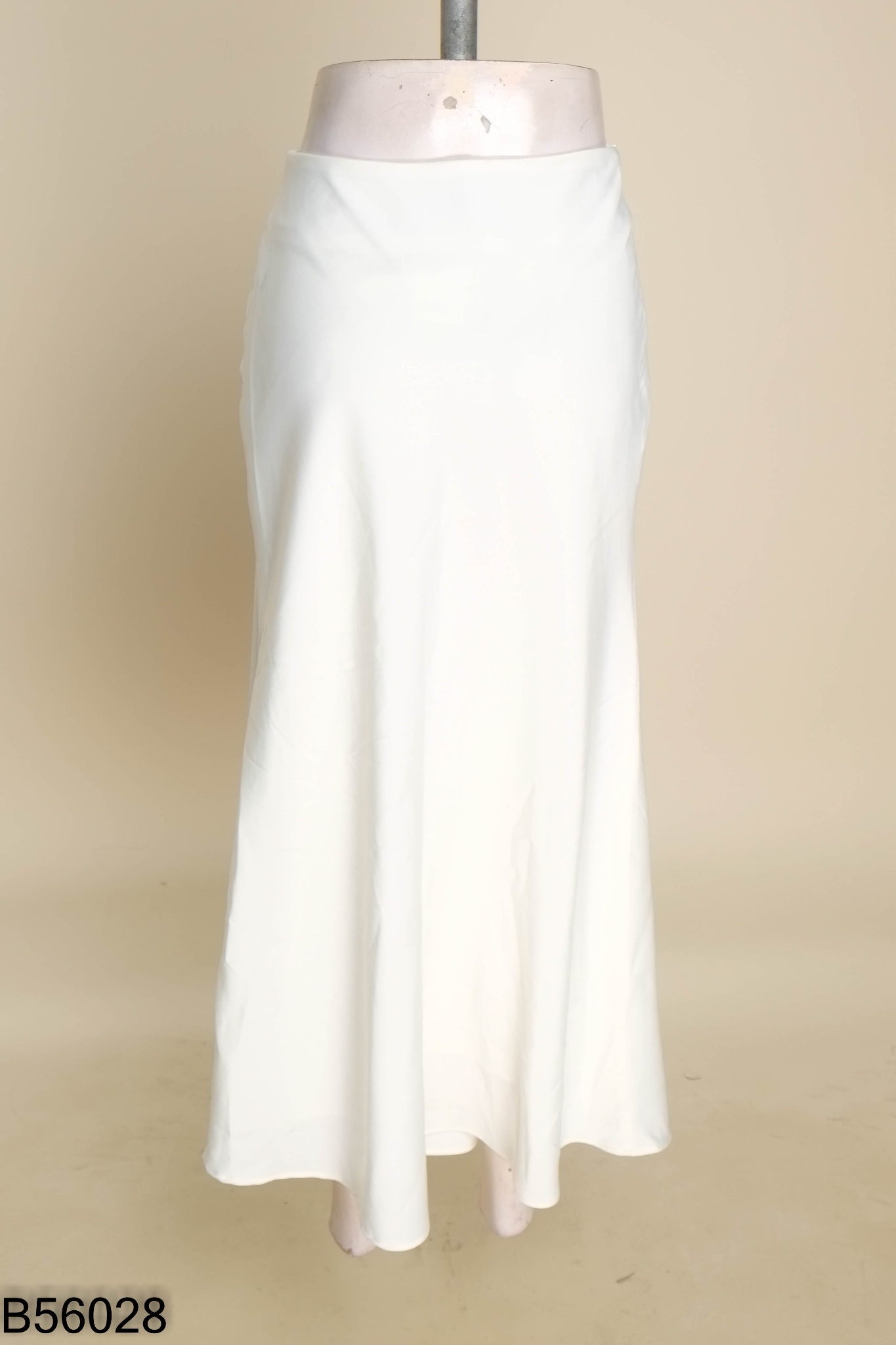 Chân váy LA BOUTIQUE lụa be