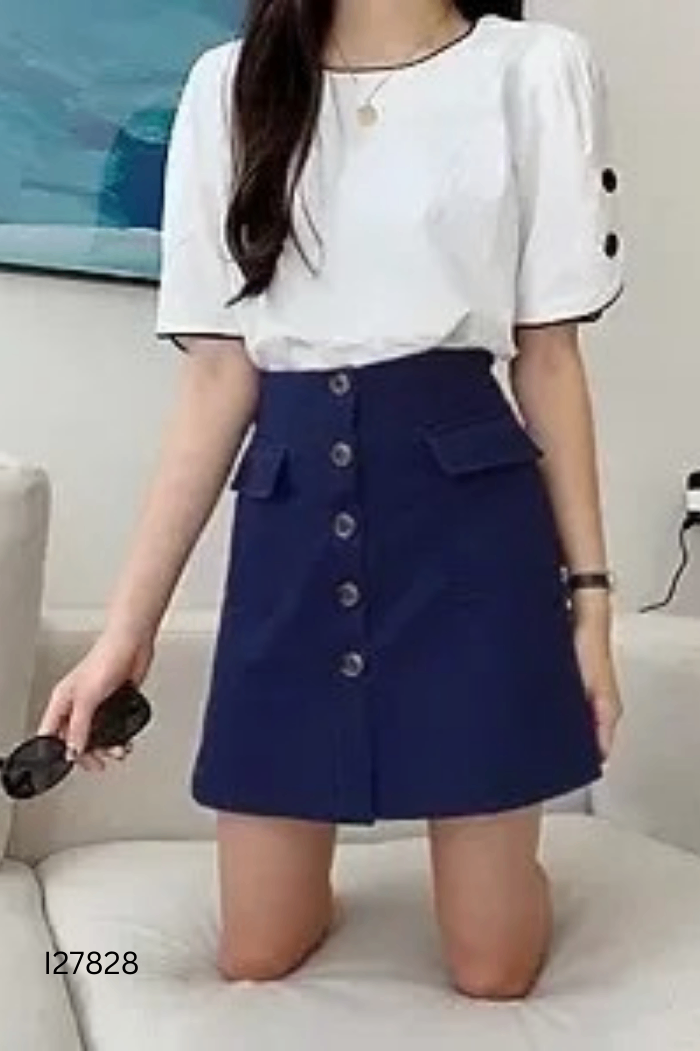 Chân váy xanh than phối cúc