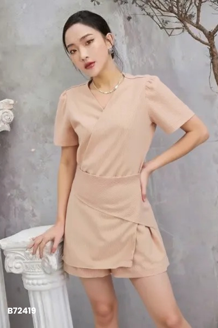 Váy be kẻ đen 20AGAIN cổ V