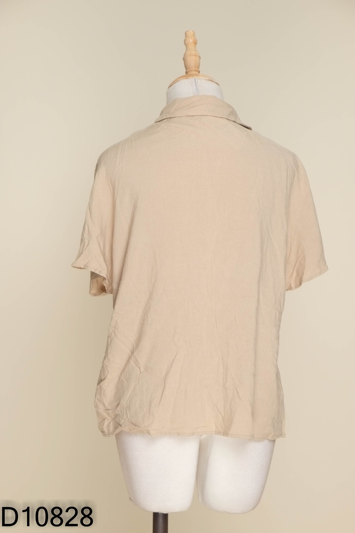 Áo ZARA nâu be cổ vest