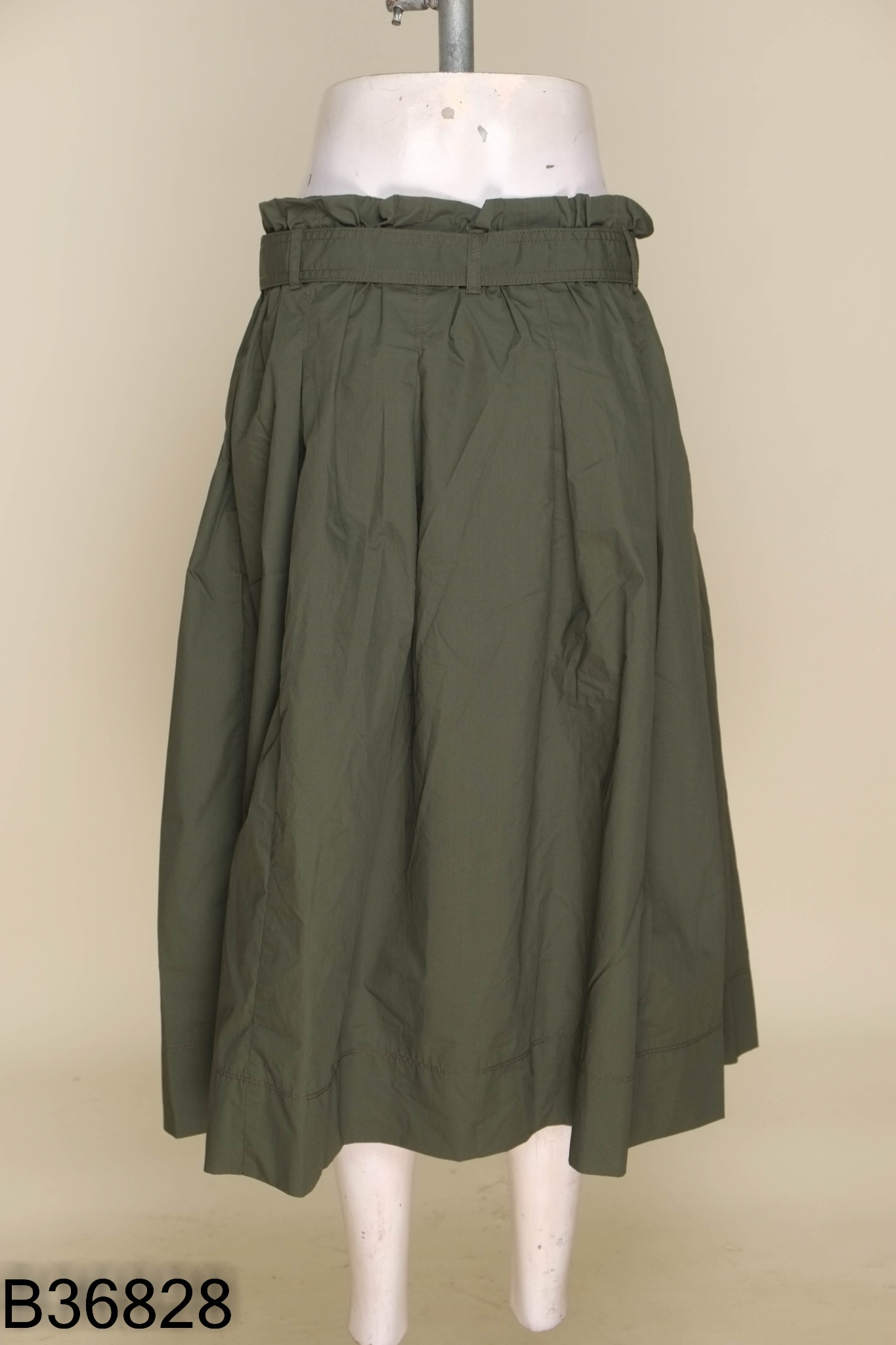 Chân váy rêu UNIQLO phối đai