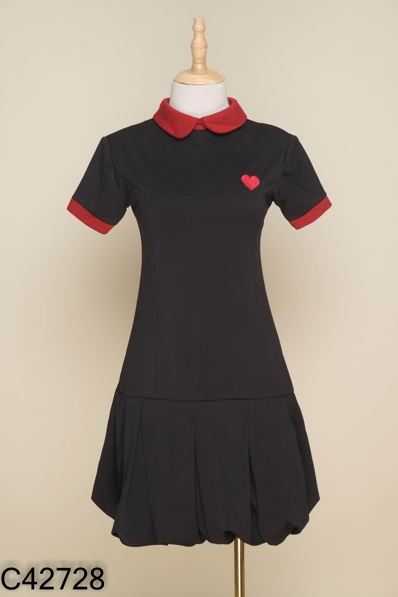 NEWTAG Váy polo đen phối đỏ