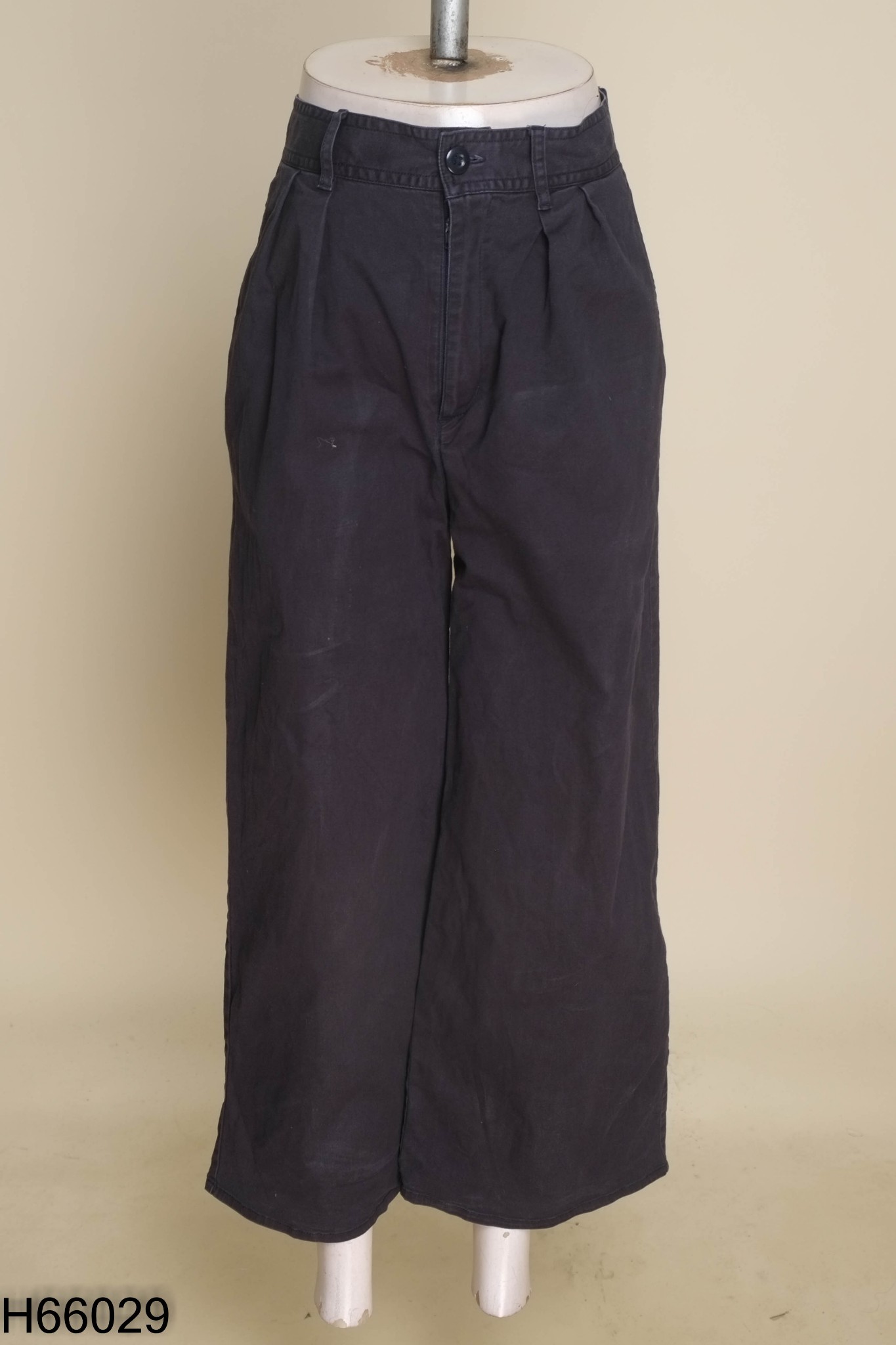 Quần kaki GU xanh than