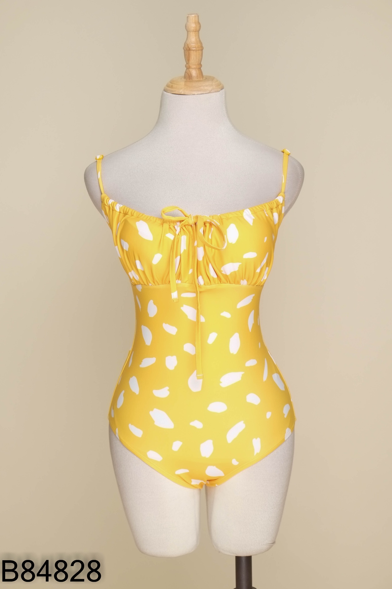 Bikini vàng hoạ tiết